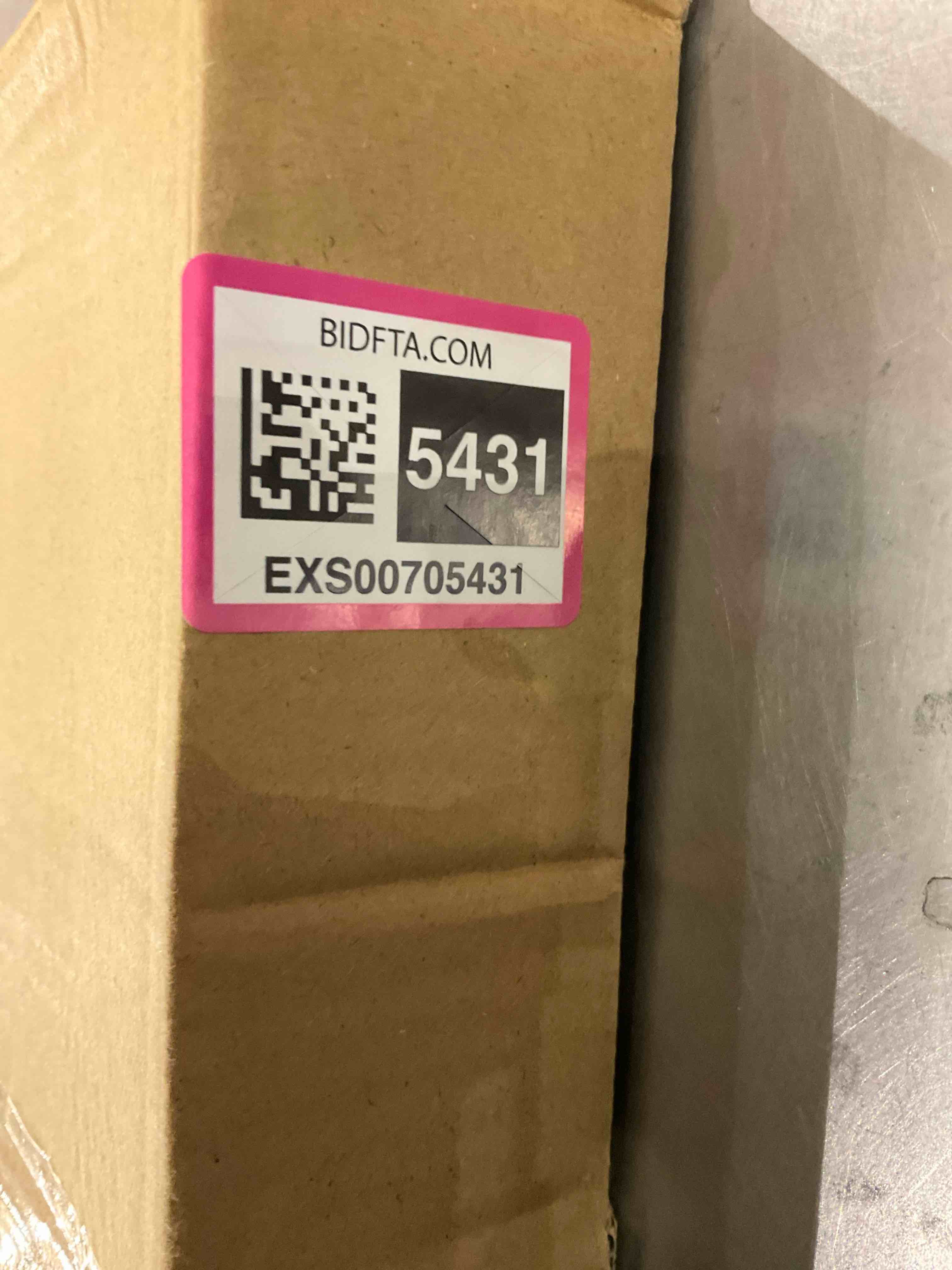 https://s3.amazonaws.com/lotting-images-prod/BargainHunt/EXS00705431_1706817185541.jpeg