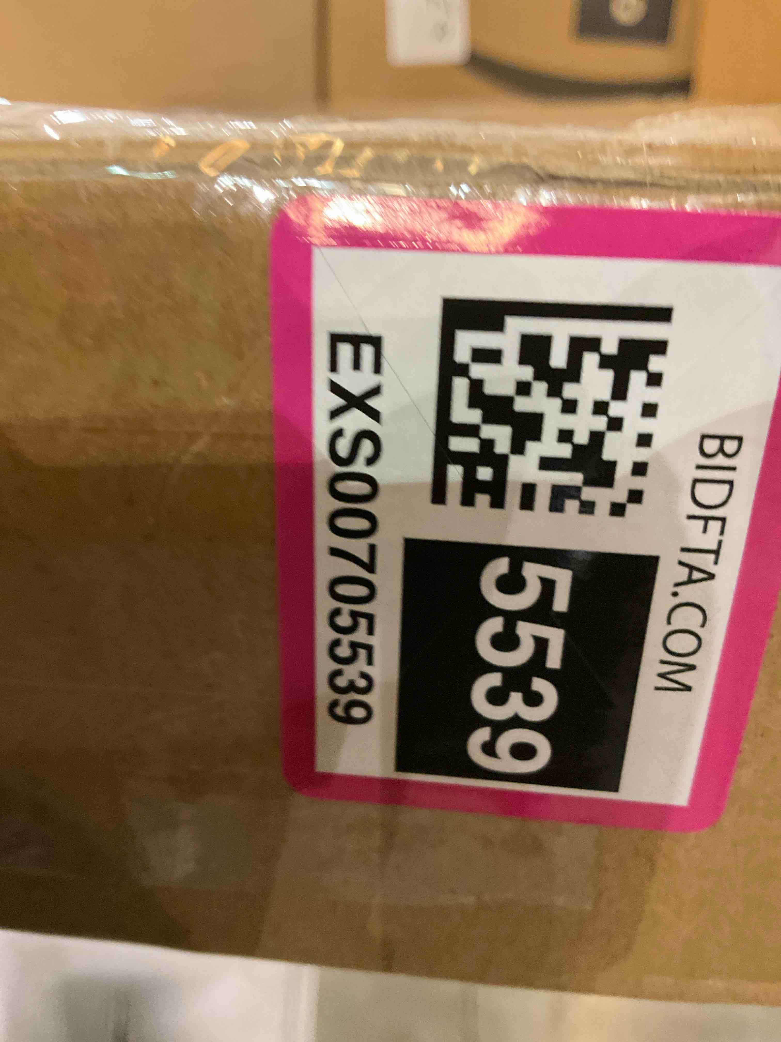 https://s3.amazonaws.com/lotting-images-prod/BargainHunt/EXS00705539_1706897803362.jpeg