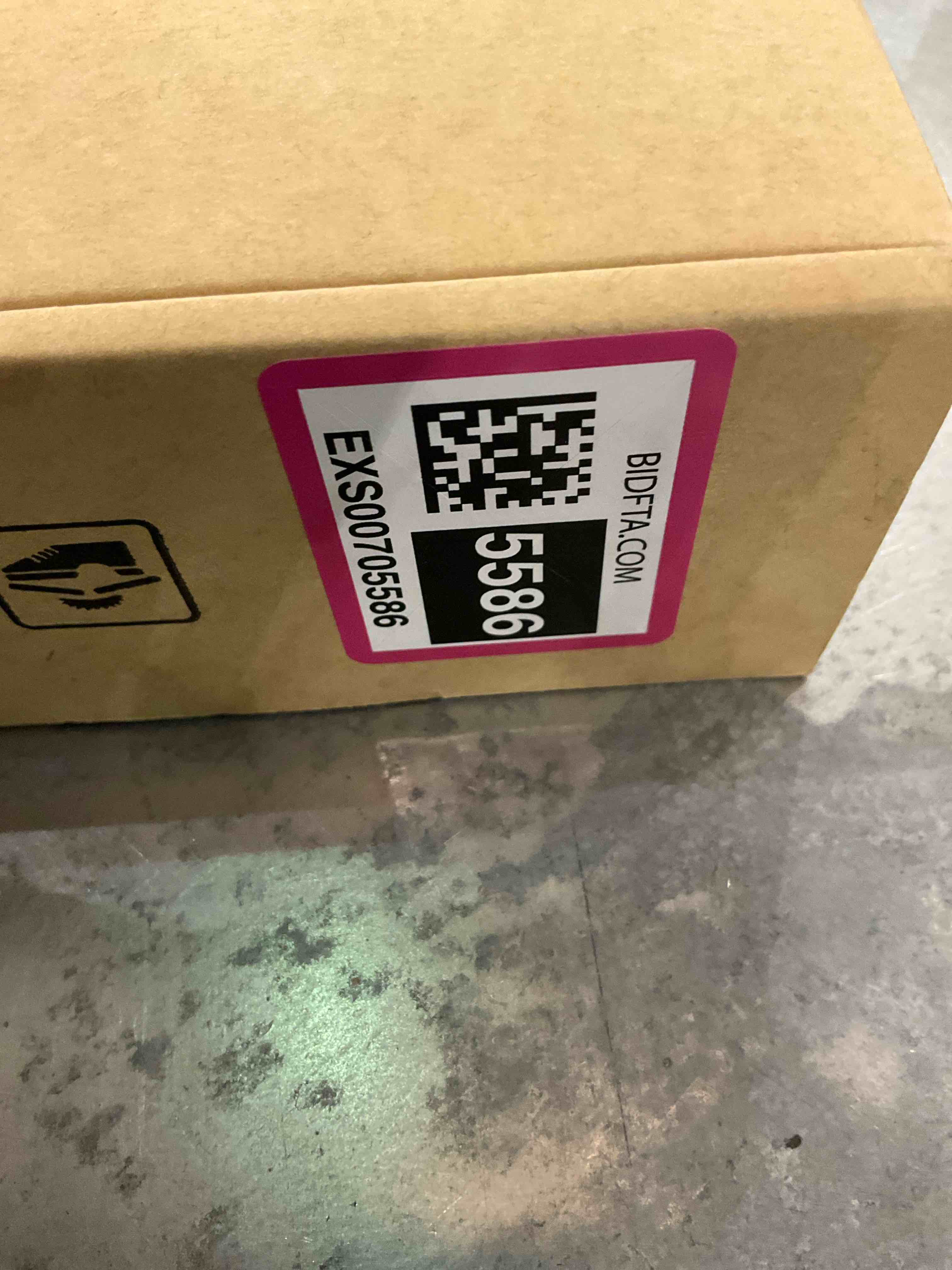 https://s3.amazonaws.com/lotting-images-prod/BargainHunt/EXS00705586_1707145762968.jpeg