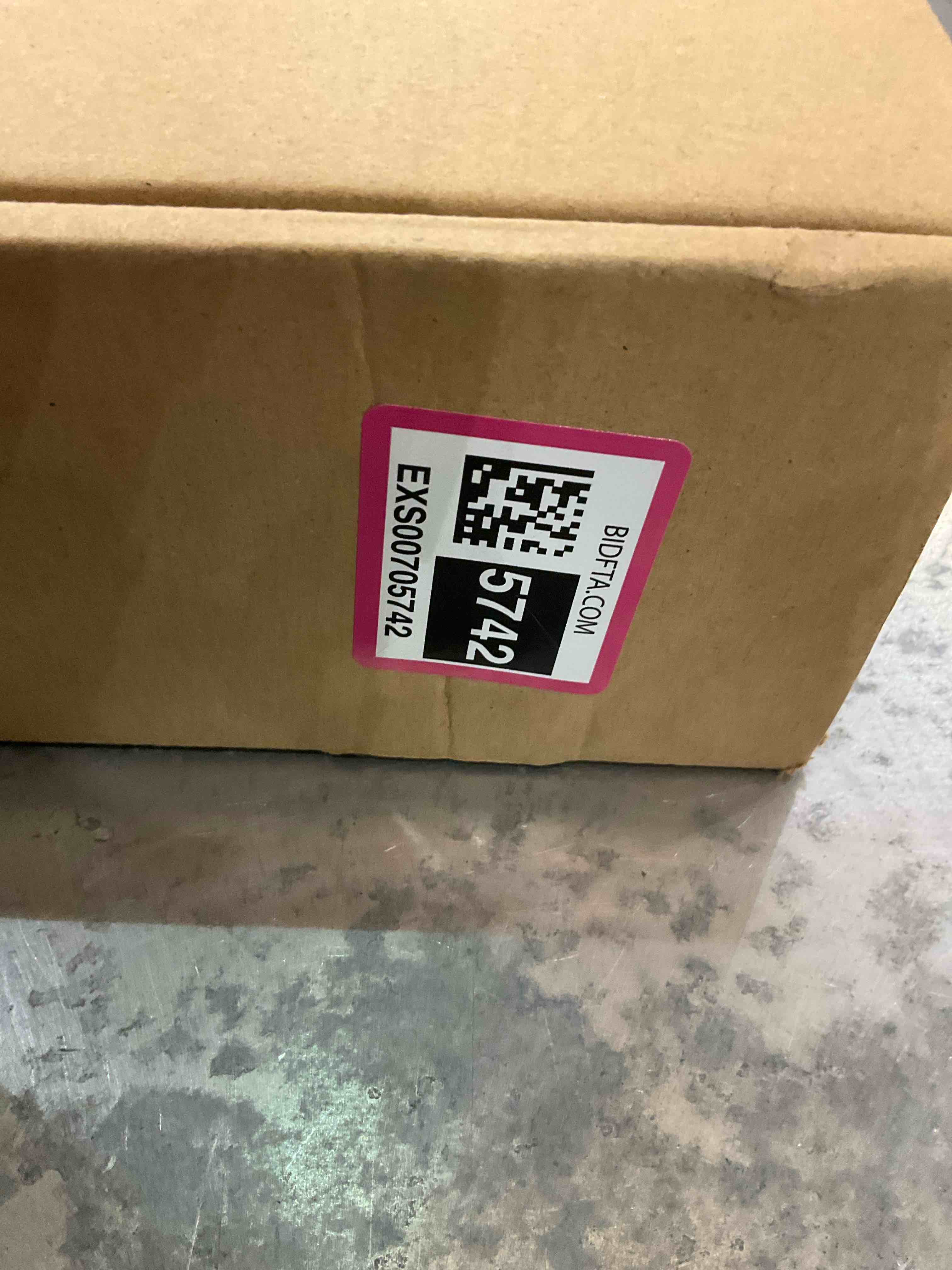 https://s3.amazonaws.com/lotting-images-prod/BargainHunt/EXS00705742_1707242721979.jpeg