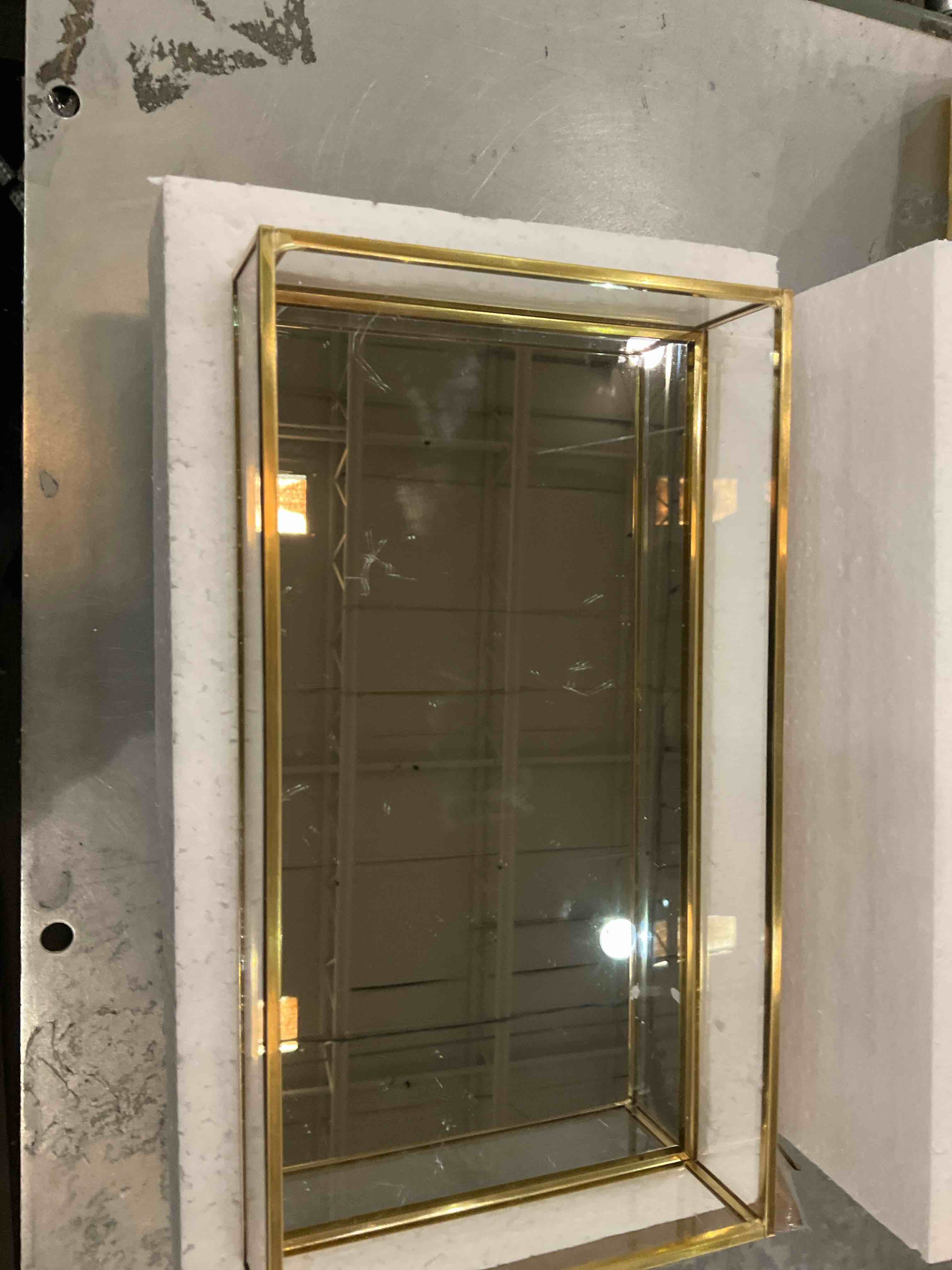 https://s3.amazonaws.com/lotting-images-prod/BargainHunt/EXS00705878_1707323757648.jpeg