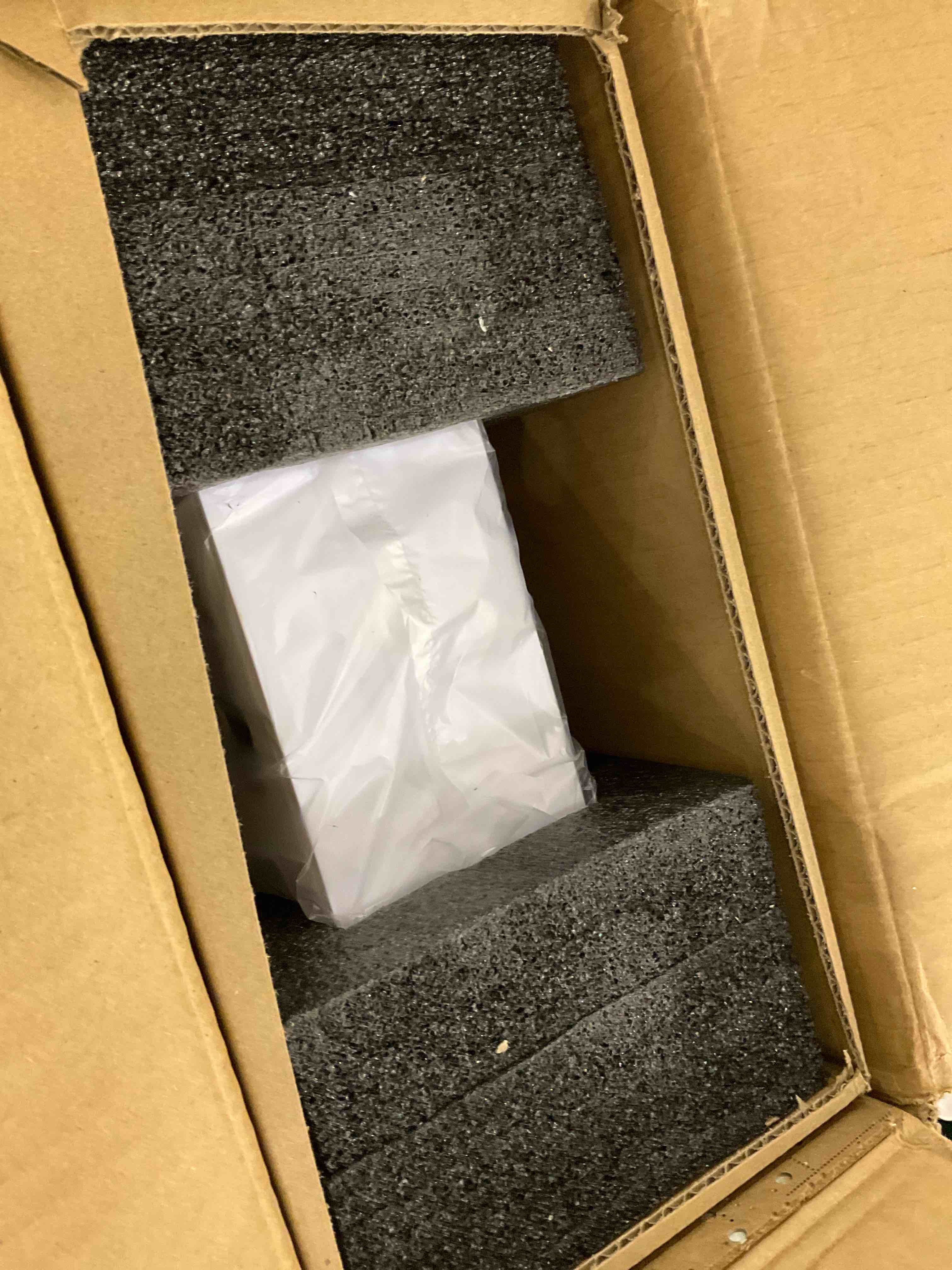 https://s3.amazonaws.com/lotting-images-prod/BargainHunt/EXS00706193_1706627634570.jpeg