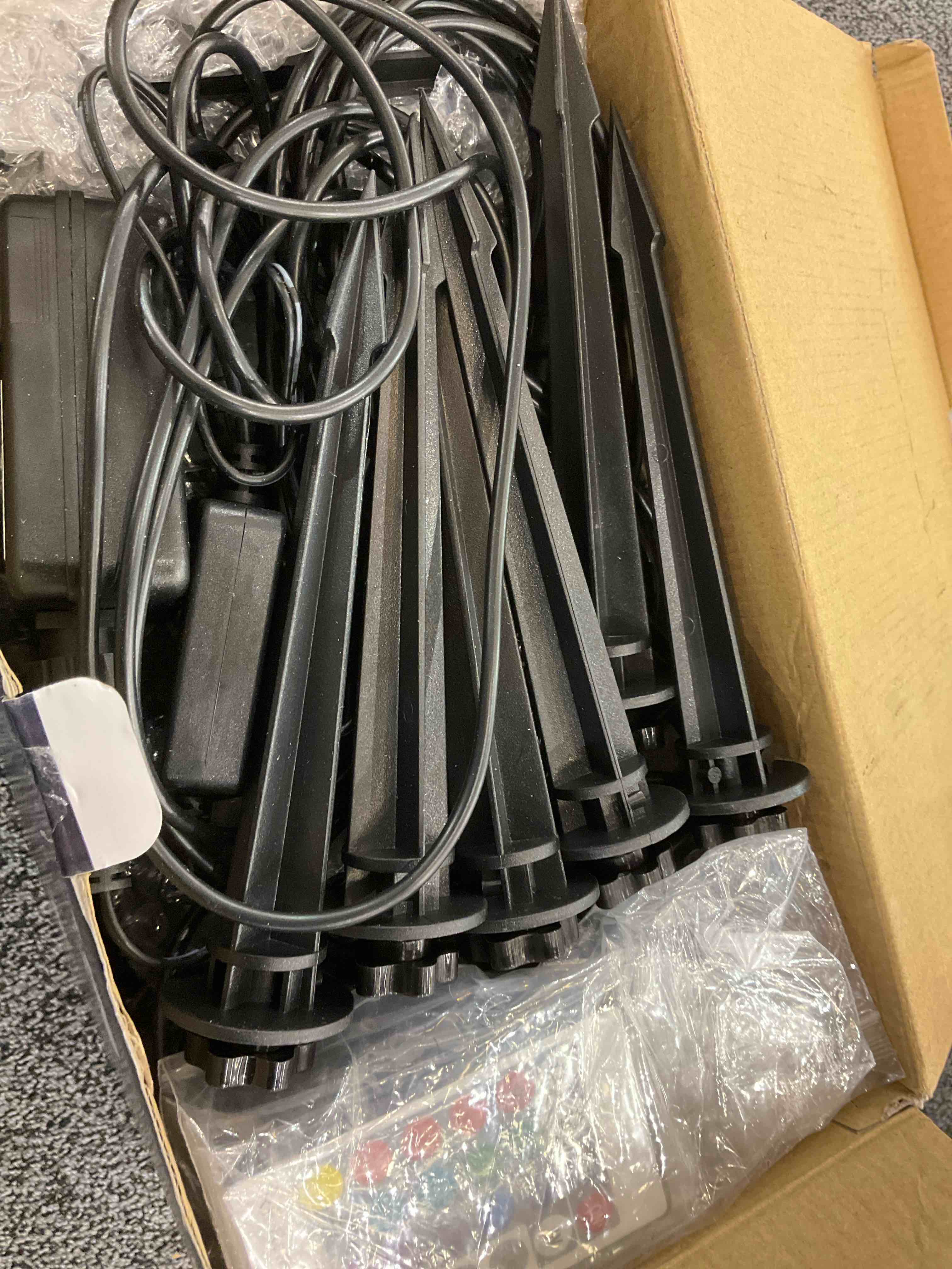 https://s3.amazonaws.com/lotting-images-prod/BargainHunt/EXS00706264_1706640629715.jpeg