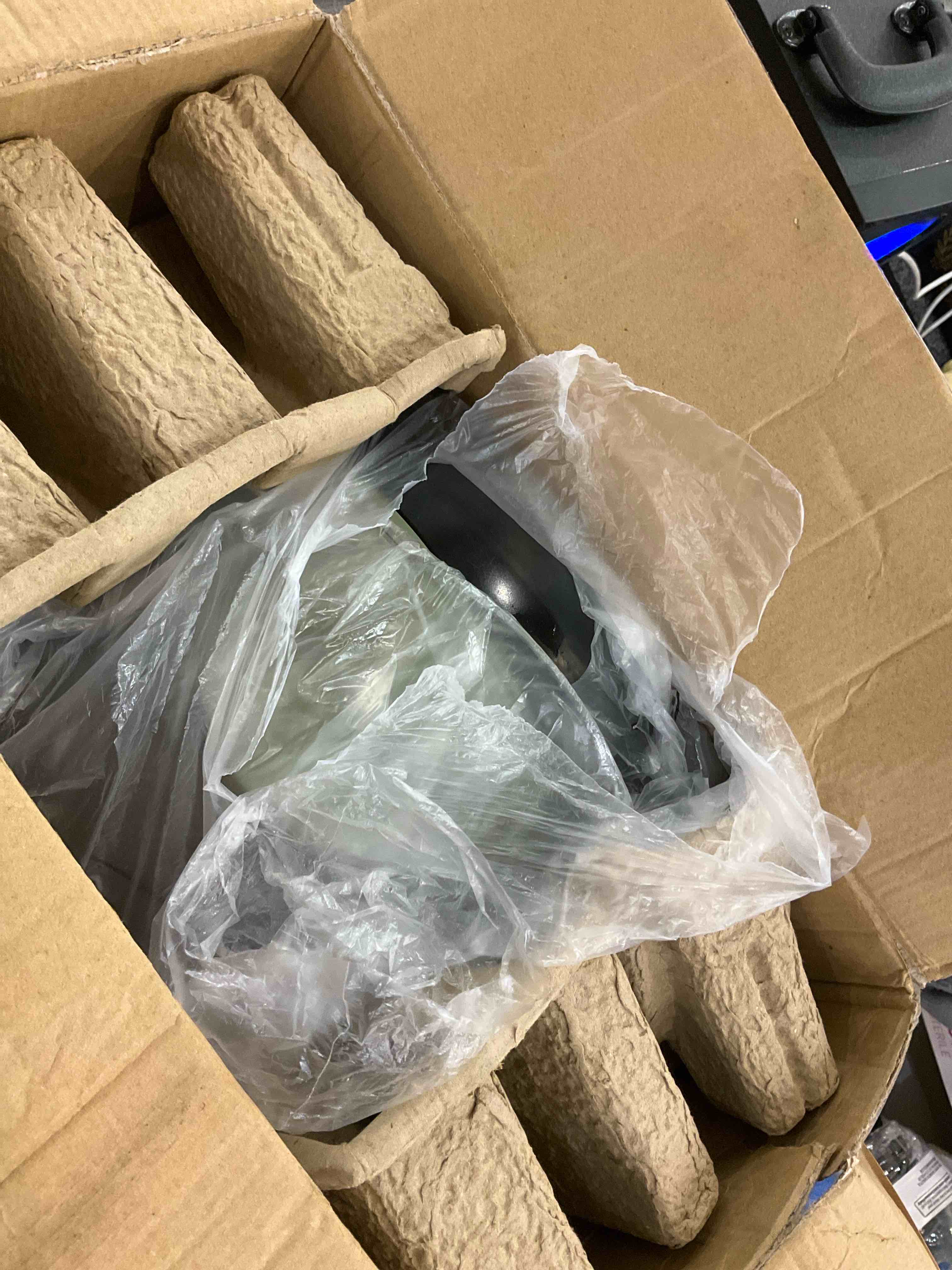https://s3.amazonaws.com/lotting-images-prod/BargainHunt/EXS00706423_1706729243555.jpeg