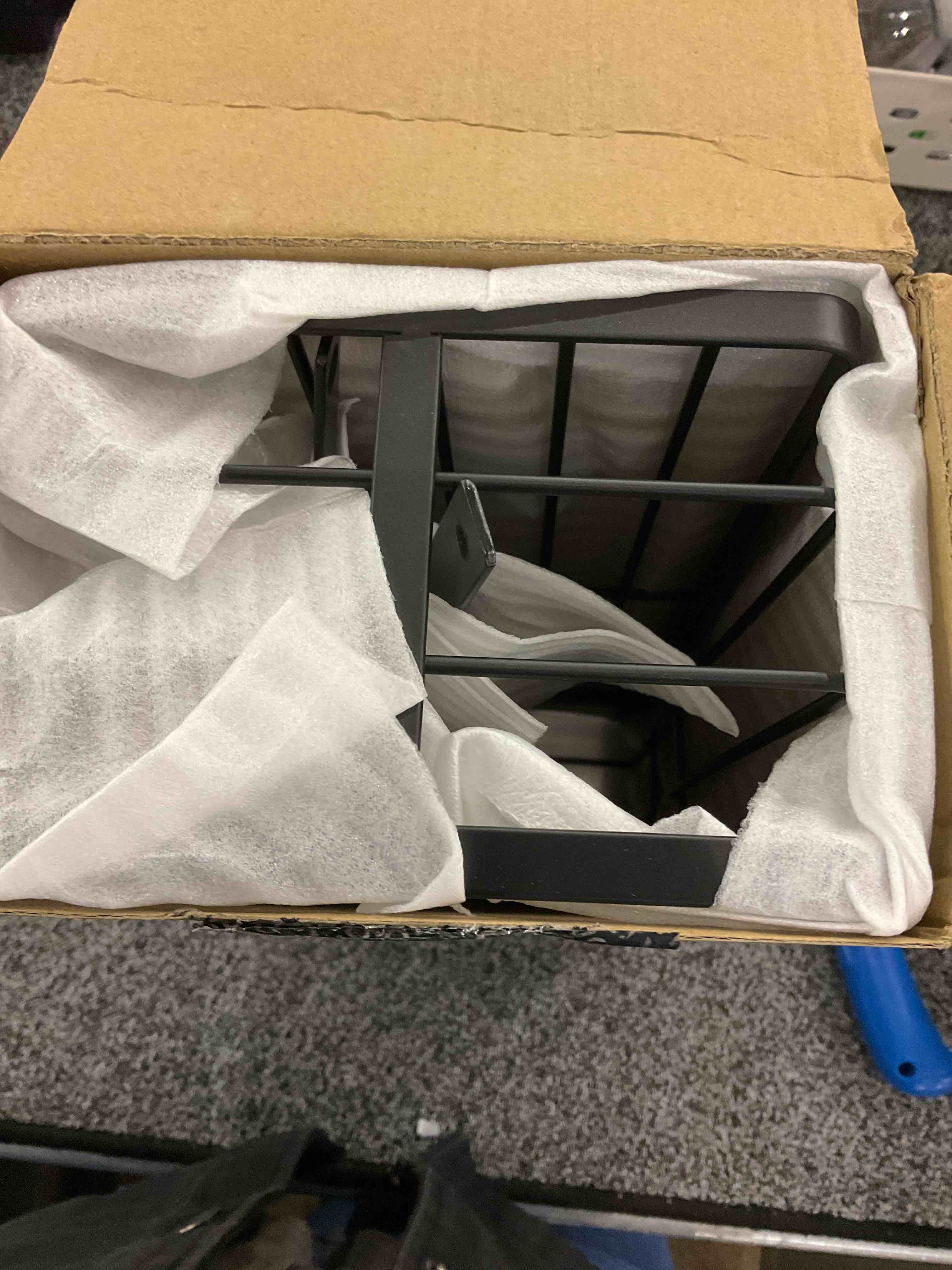 https://s3.amazonaws.com/lotting-images-prod/BargainHunt/EXS00706467_1706793242697.jpeg