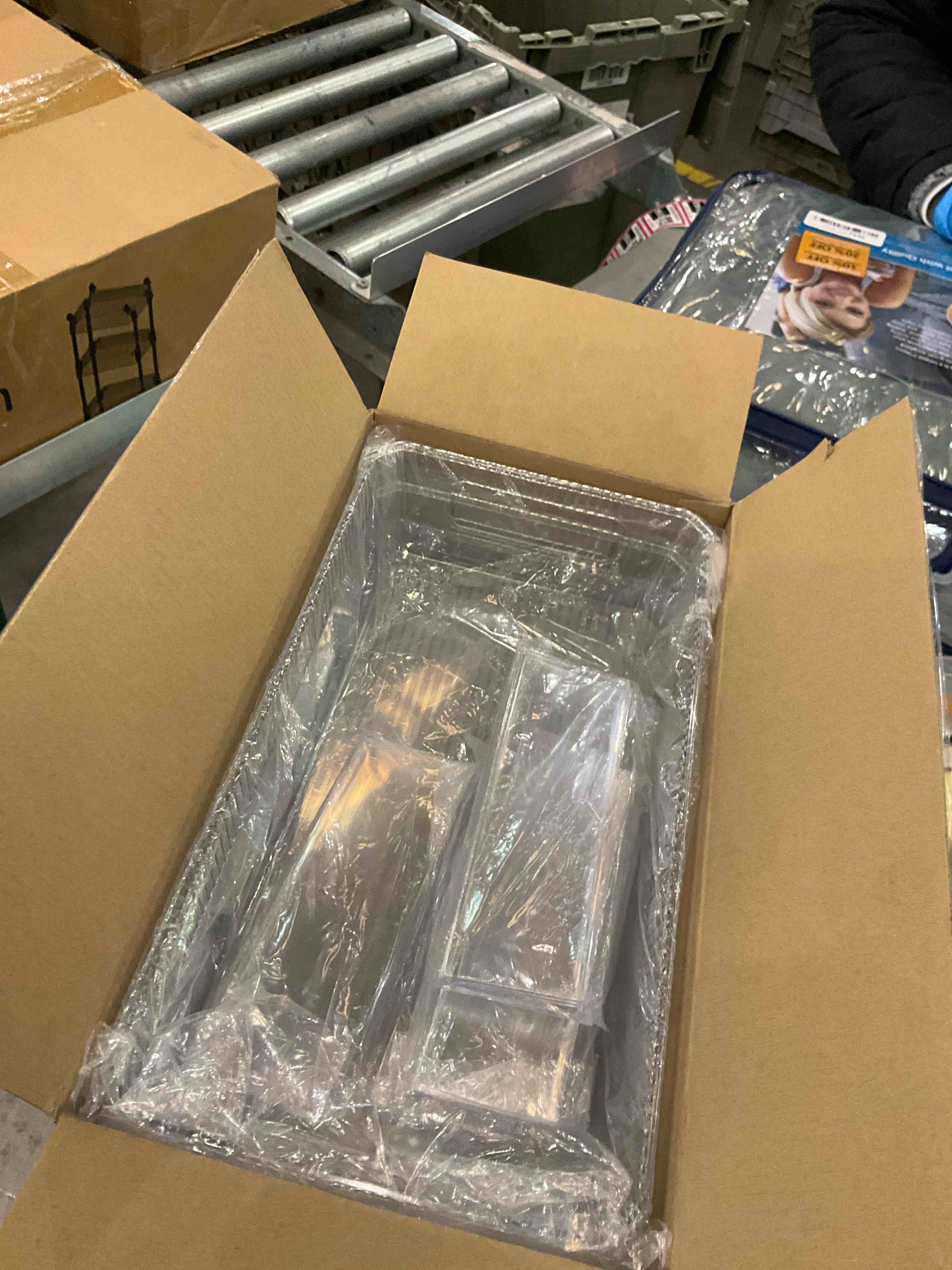 https://s3.amazonaws.com/lotting-images-prod/BargainHunt/EXS00706628_1707324703936.jpeg