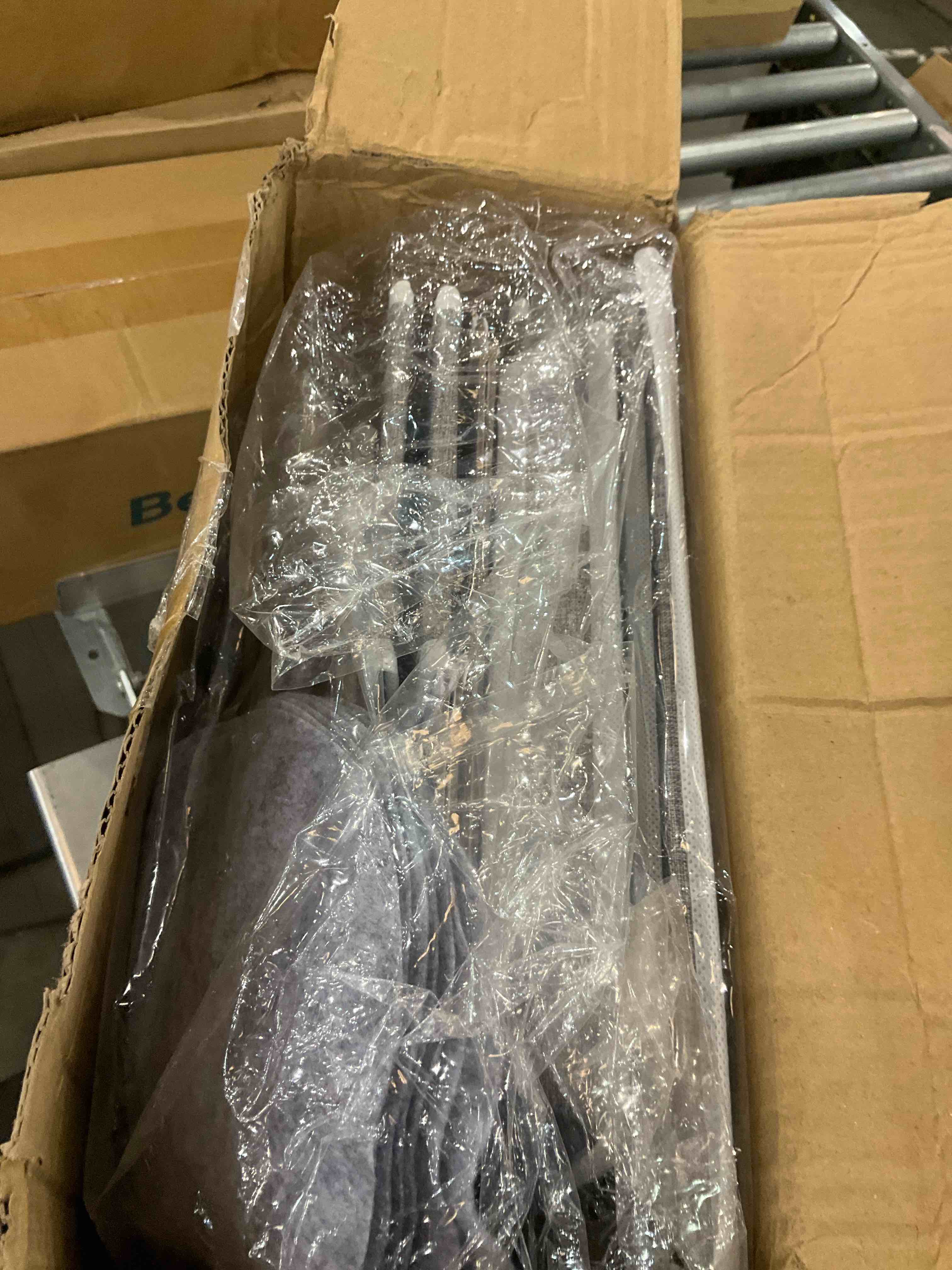 https://s3.amazonaws.com/lotting-images-prod/BargainHunt/EXS00706776_1707414685837.jpeg