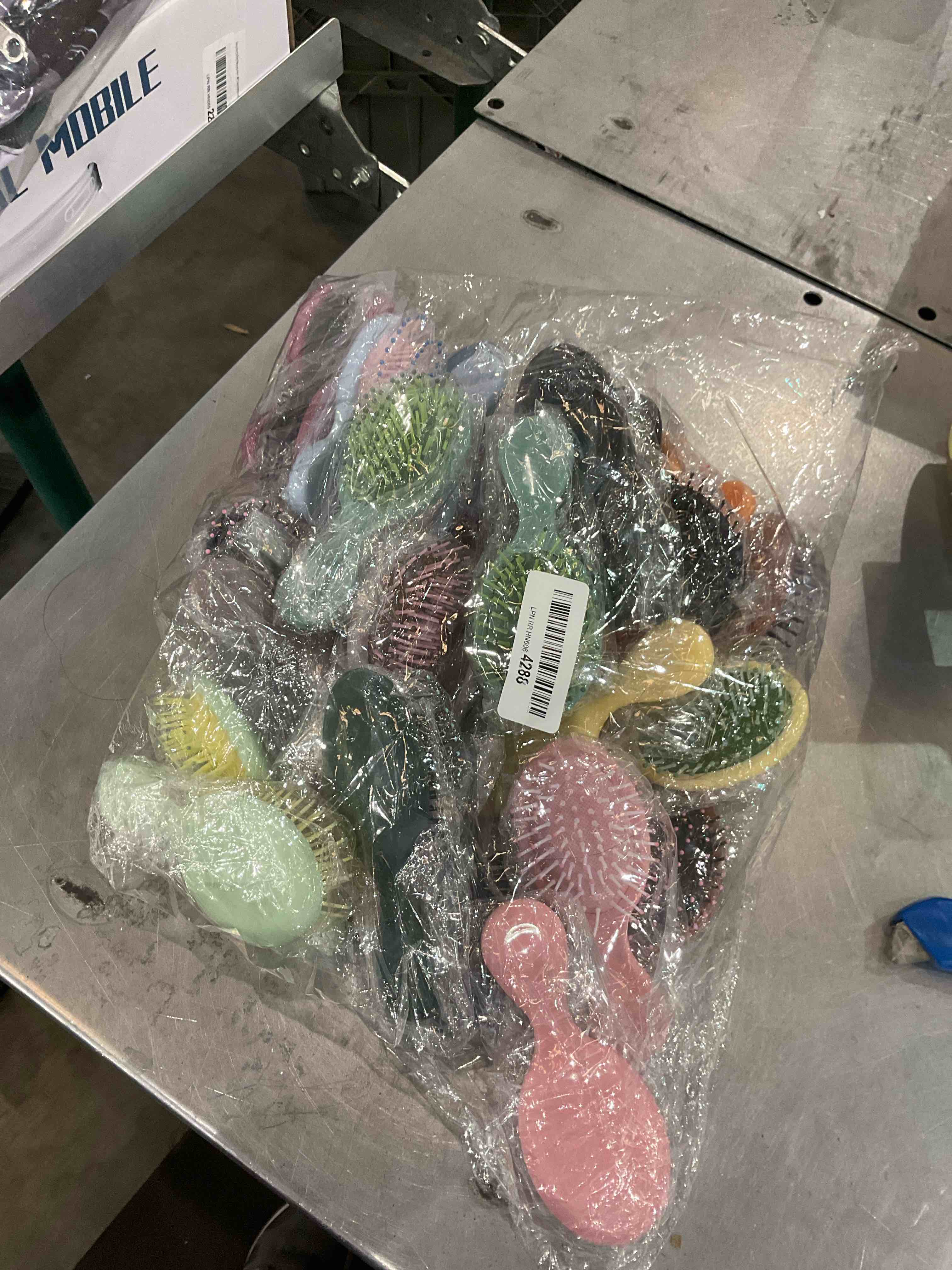 https://s3.amazonaws.com/lotting-images-prod/BargainHunt/EXS00706809_1707420785722.jpeg