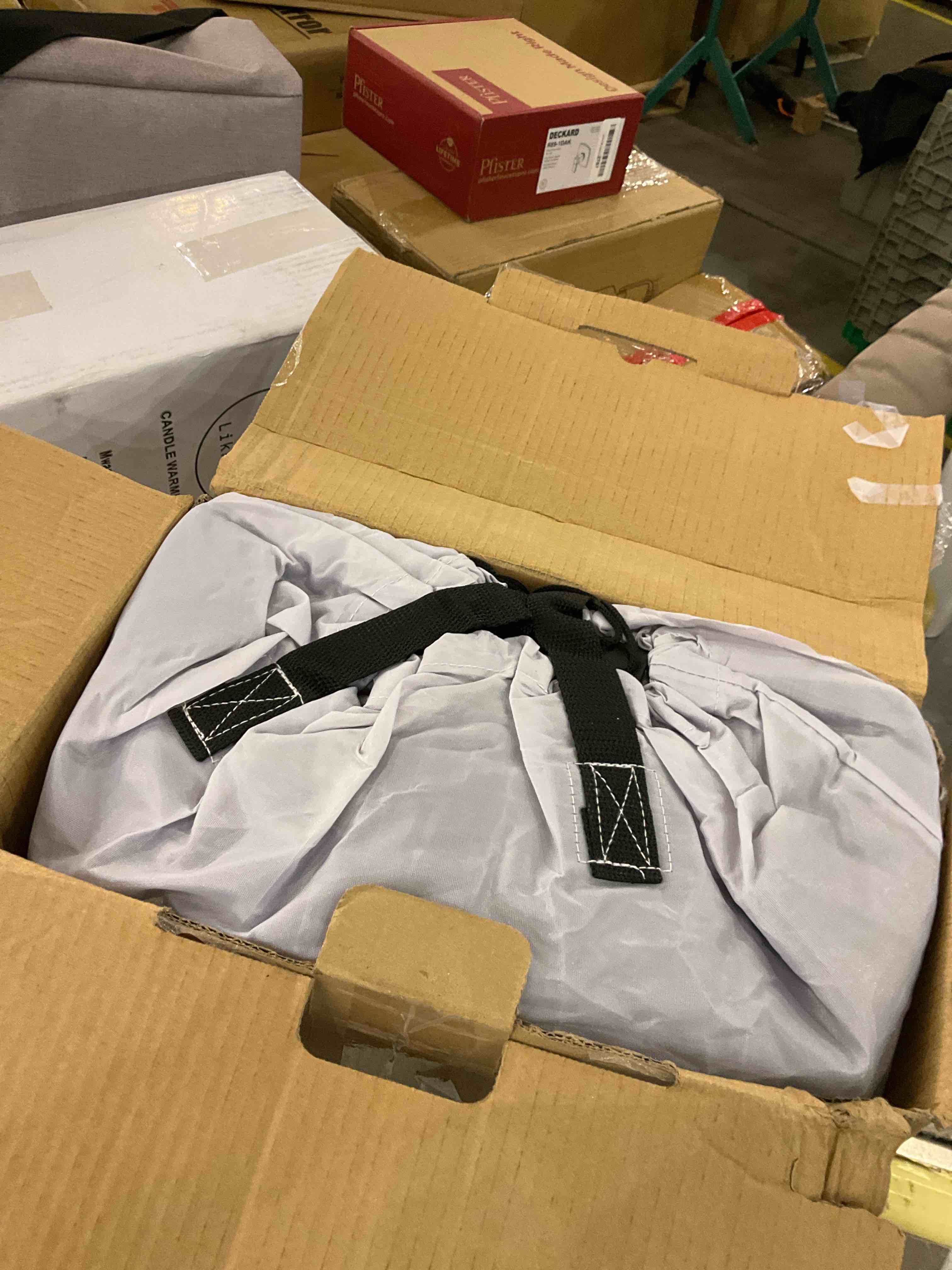 https://s3.amazonaws.com/lotting-images-prod/BargainHunt/EXS00706812_1707420962910.jpeg