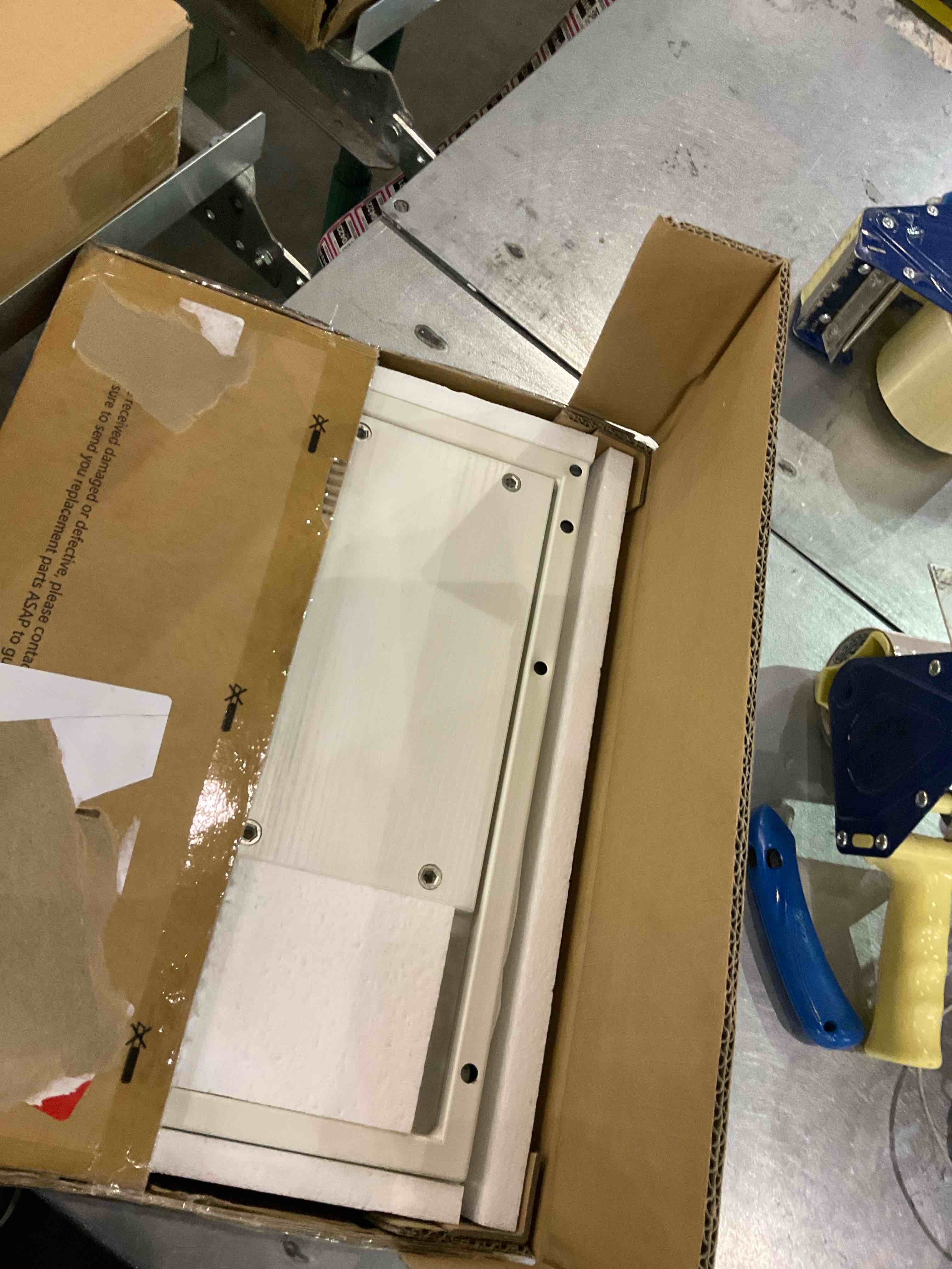 https://s3.amazonaws.com/lotting-images-prod/BargainHunt/EXS00706856_1707482836988.jpeg