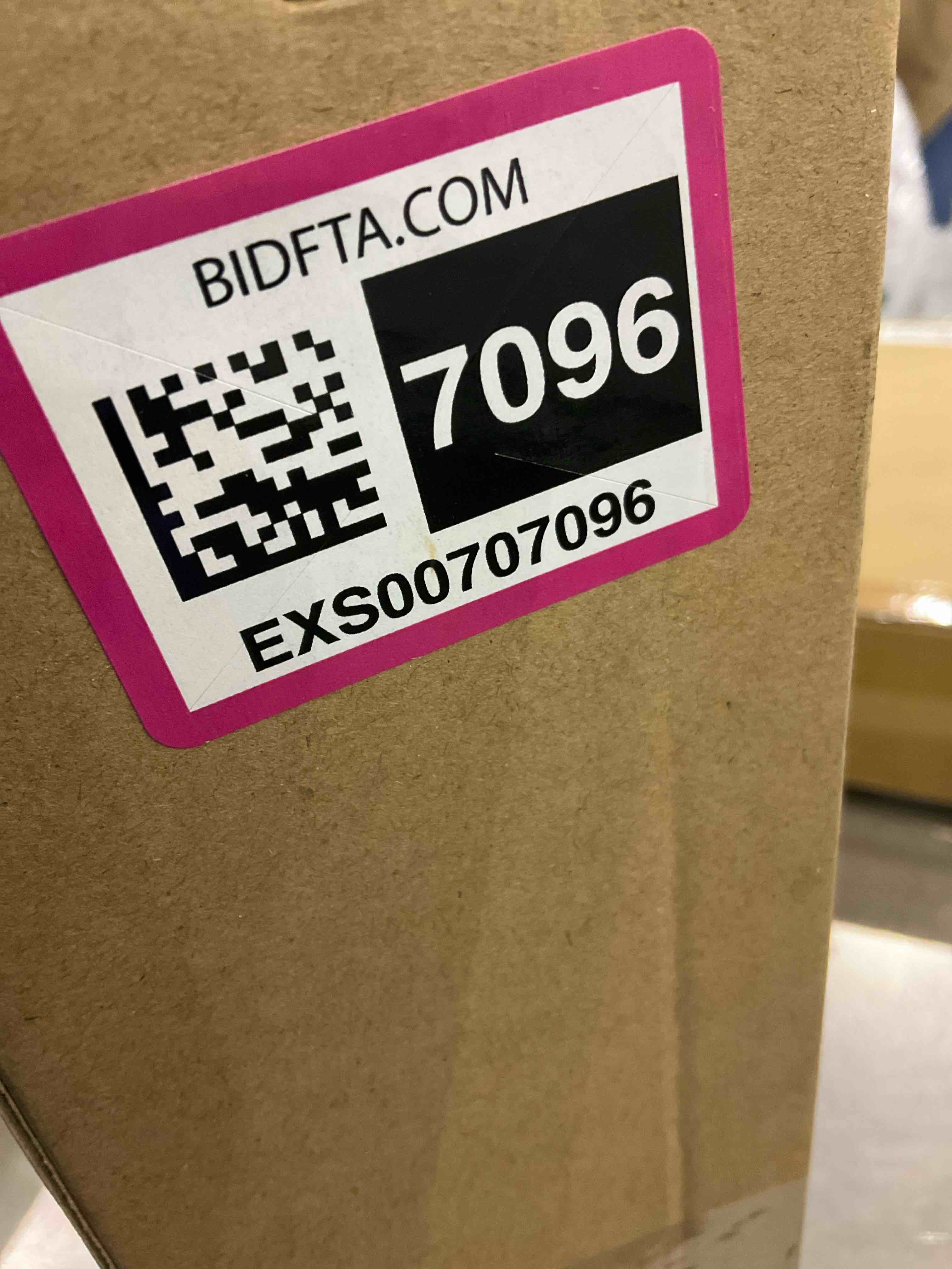 https://s3.amazonaws.com/lotting-images-prod/BargainHunt/EXS00707096_1706551700821.jpeg
