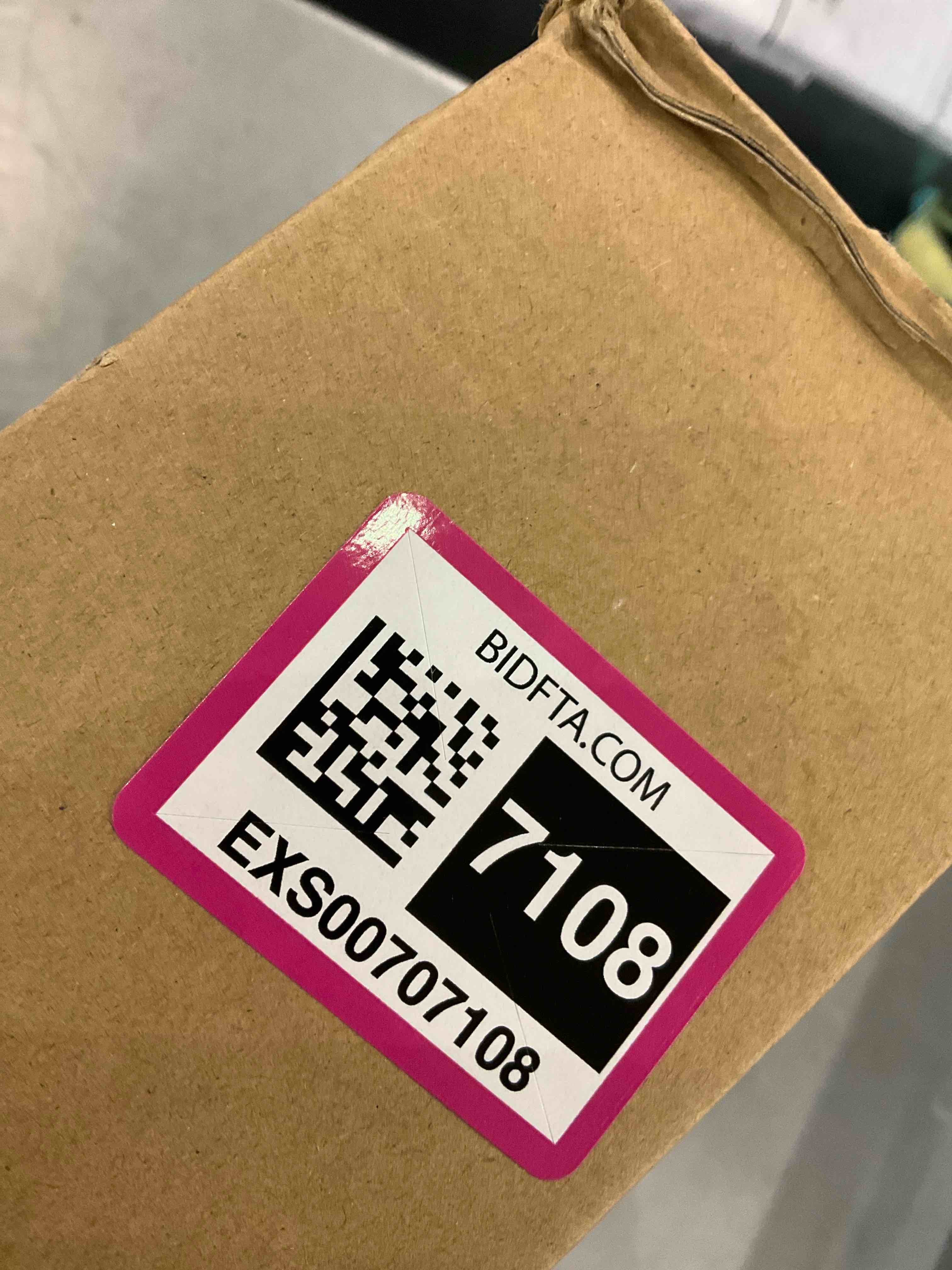 https://s3.amazonaws.com/lotting-images-prod/BargainHunt/EXS00707108_1706552602249.jpeg