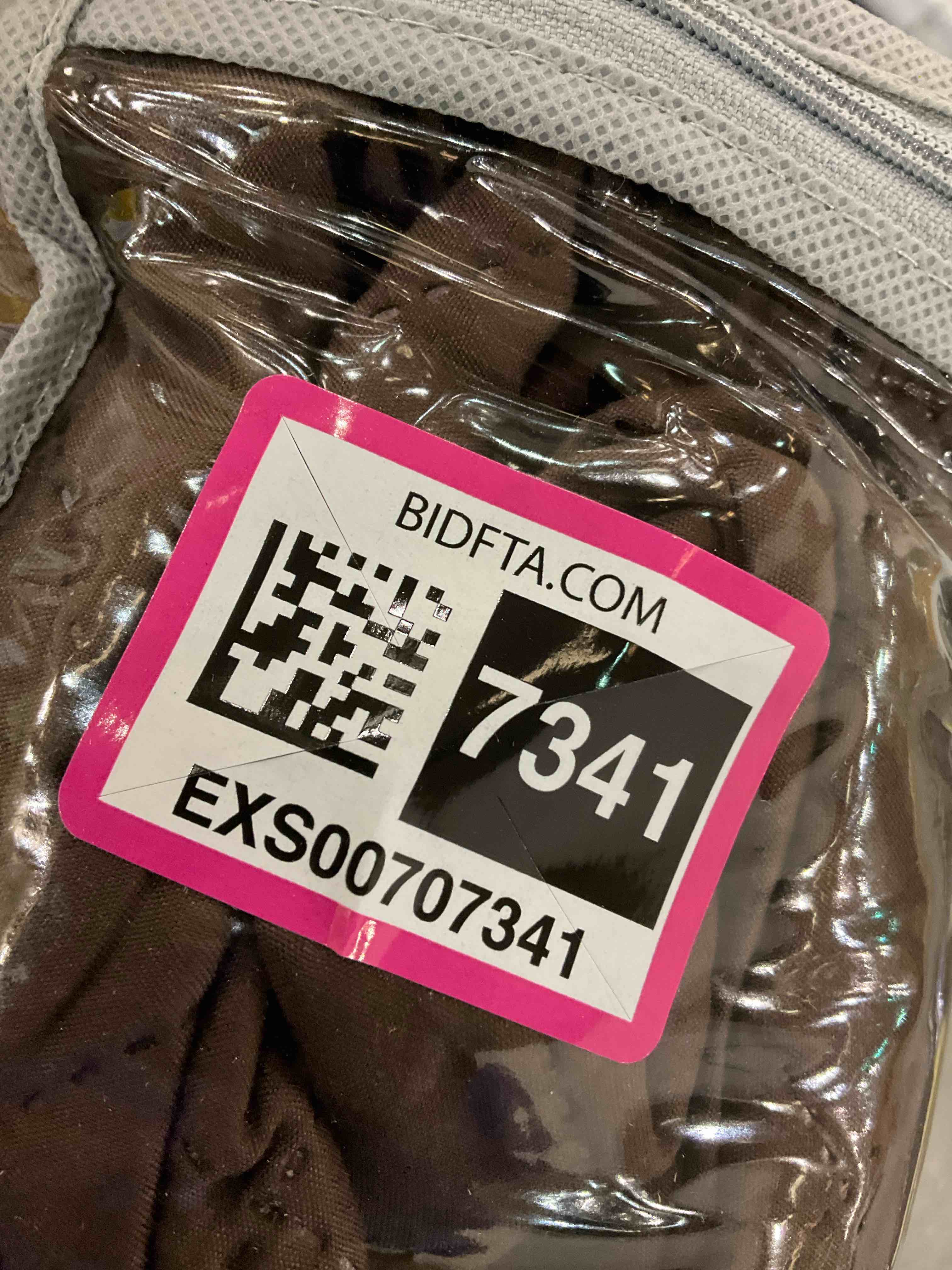 https://s3.amazonaws.com/lotting-images-prod/BargainHunt/EXS00707341_1706719983558.jpeg