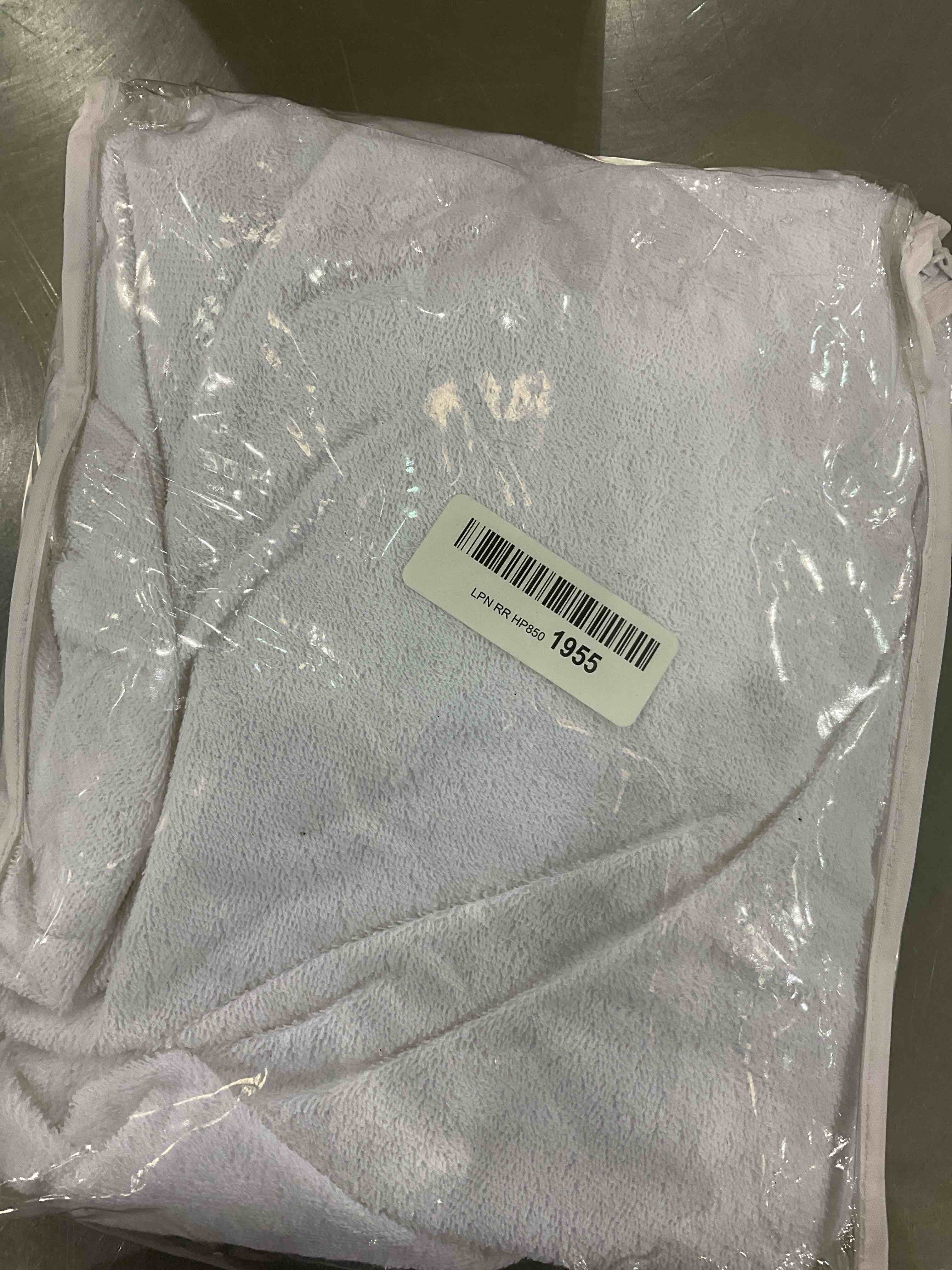 https://s3.amazonaws.com/lotting-images-prod/BargainHunt/EXS00707342_1706720010654.jpeg