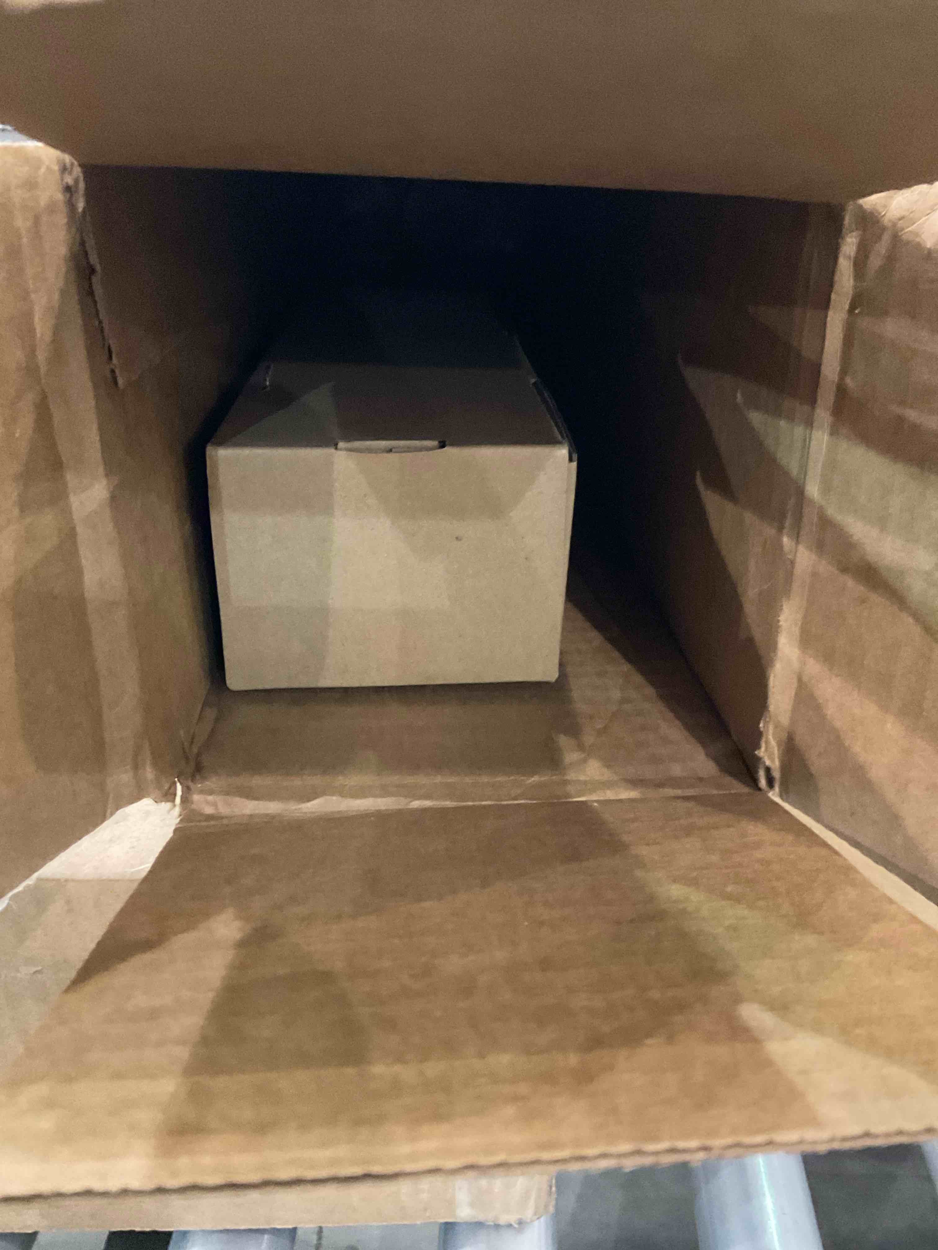 https://s3.amazonaws.com/lotting-images-prod/BargainHunt/EXS00707599_1707500337425.jpeg