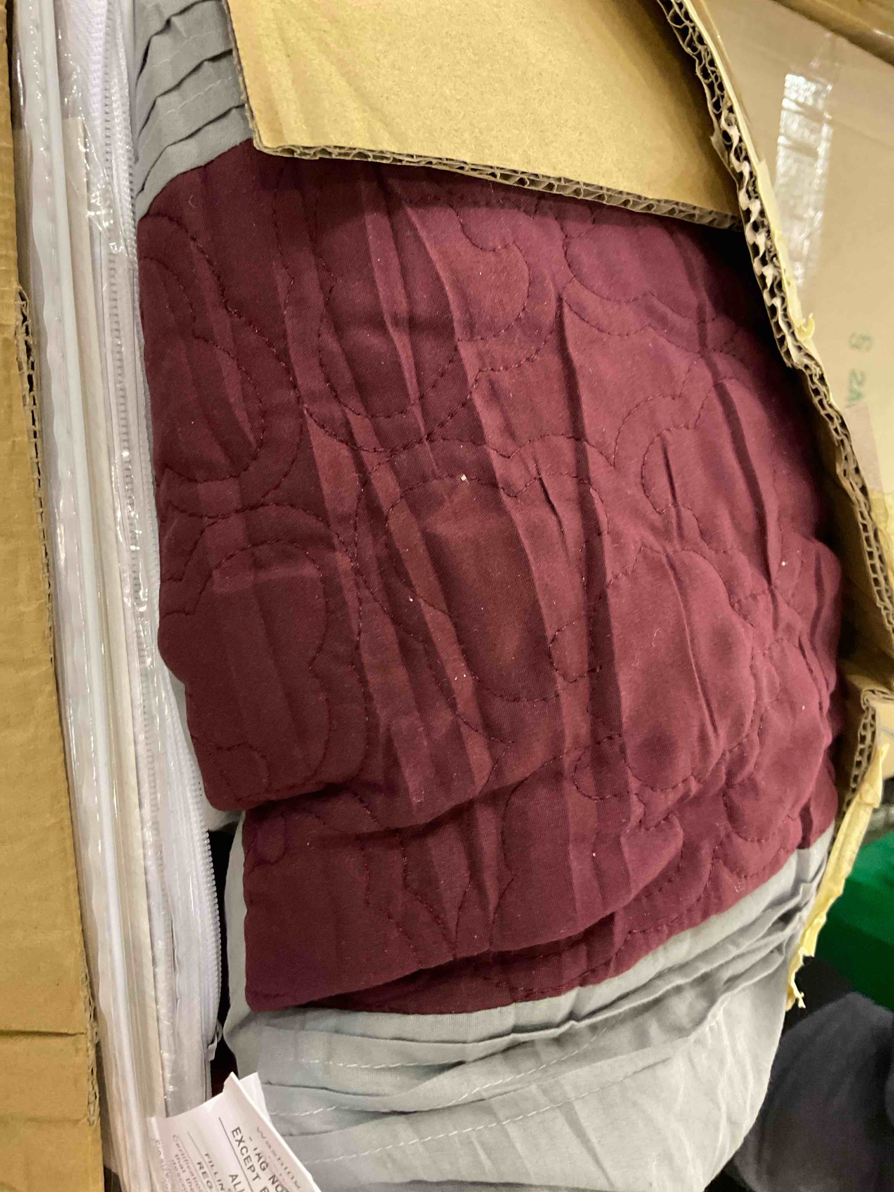 https://s3.amazonaws.com/lotting-images-prod/BargainHunt/EXS00707702_1707752312008.jpeg