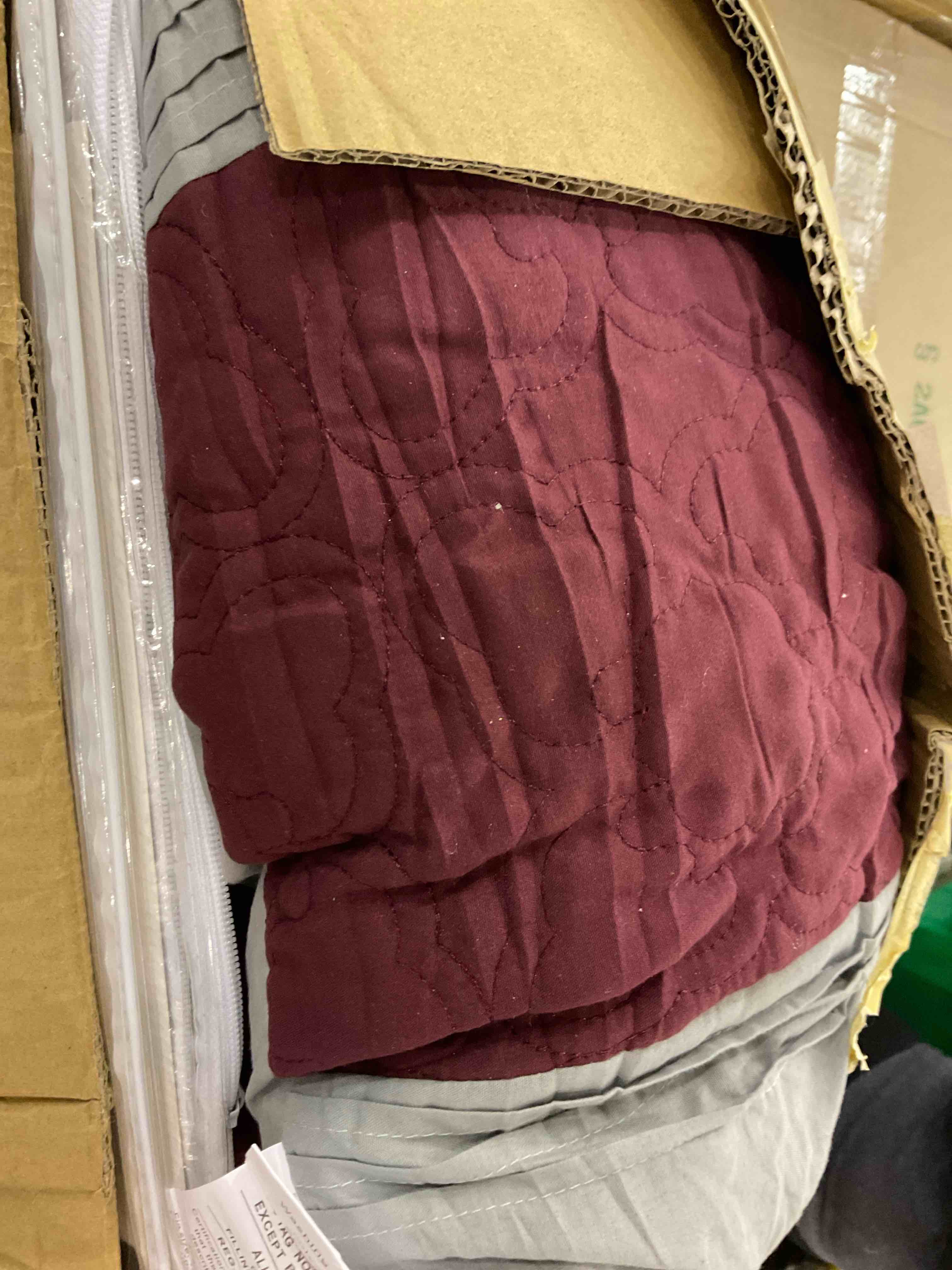 https://s3.amazonaws.com/lotting-images-prod/BargainHunt/EXS00707702_1707752313058.jpeg