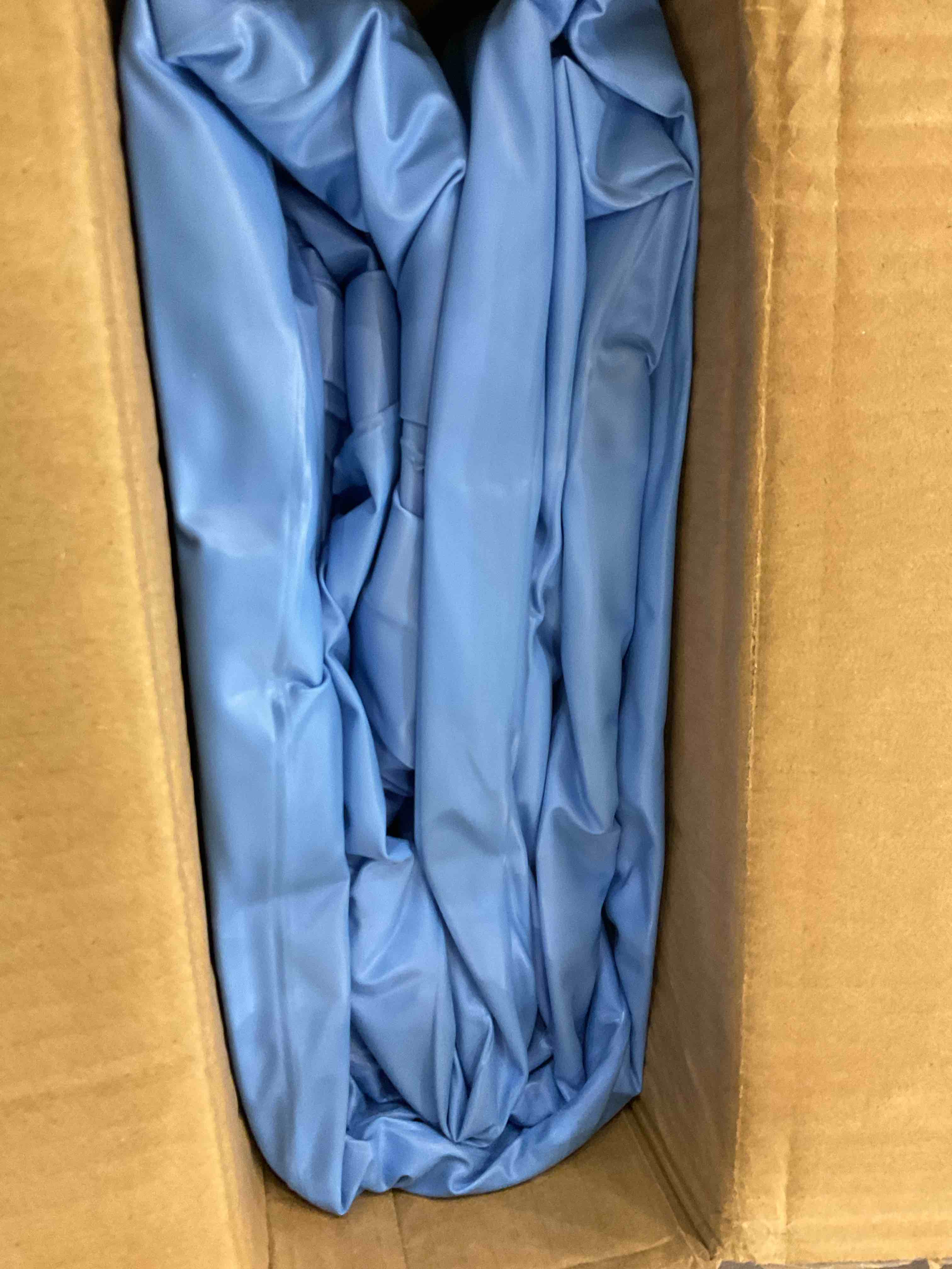 https://s3.amazonaws.com/lotting-images-prod/BargainHunt/EXS00707953_1707924356148.jpeg