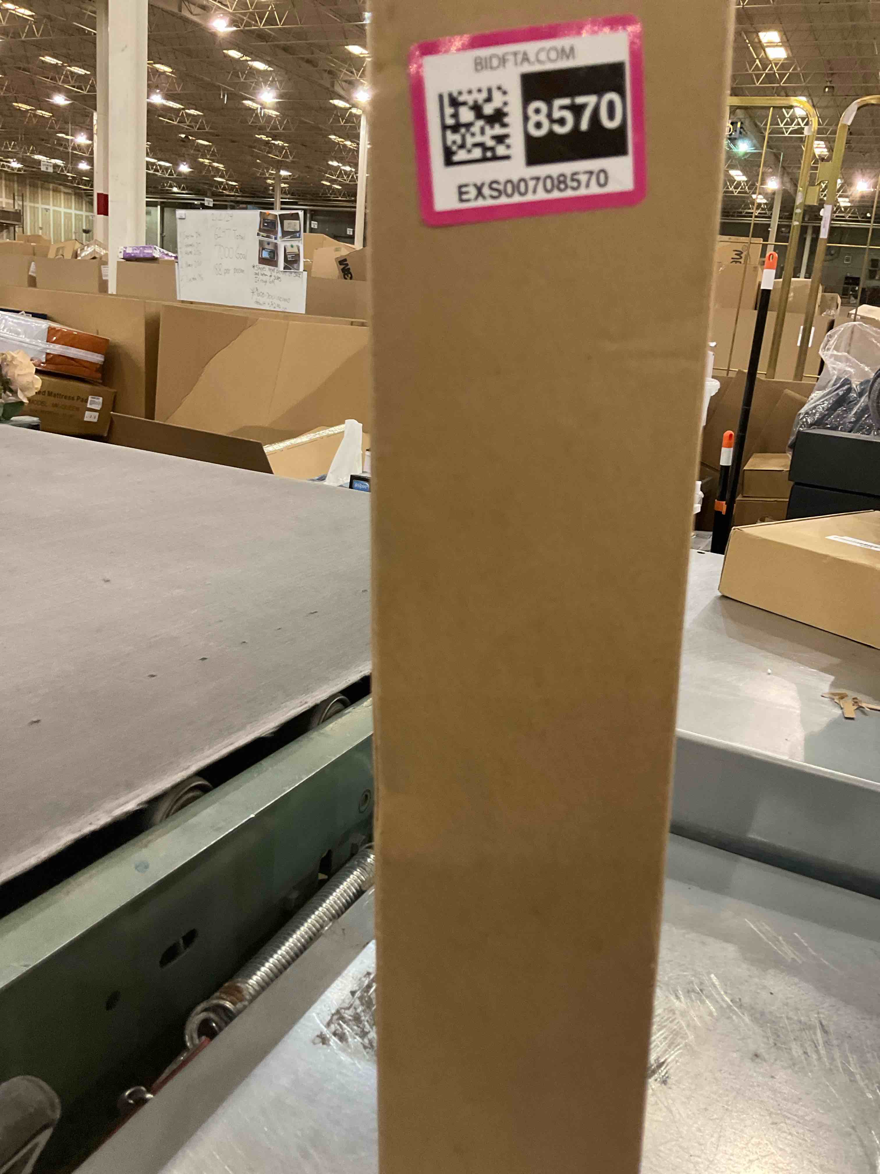 https://s3.amazonaws.com/lotting-images-prod/BargainHunt/EXS00708570_1706804621997.jpeg