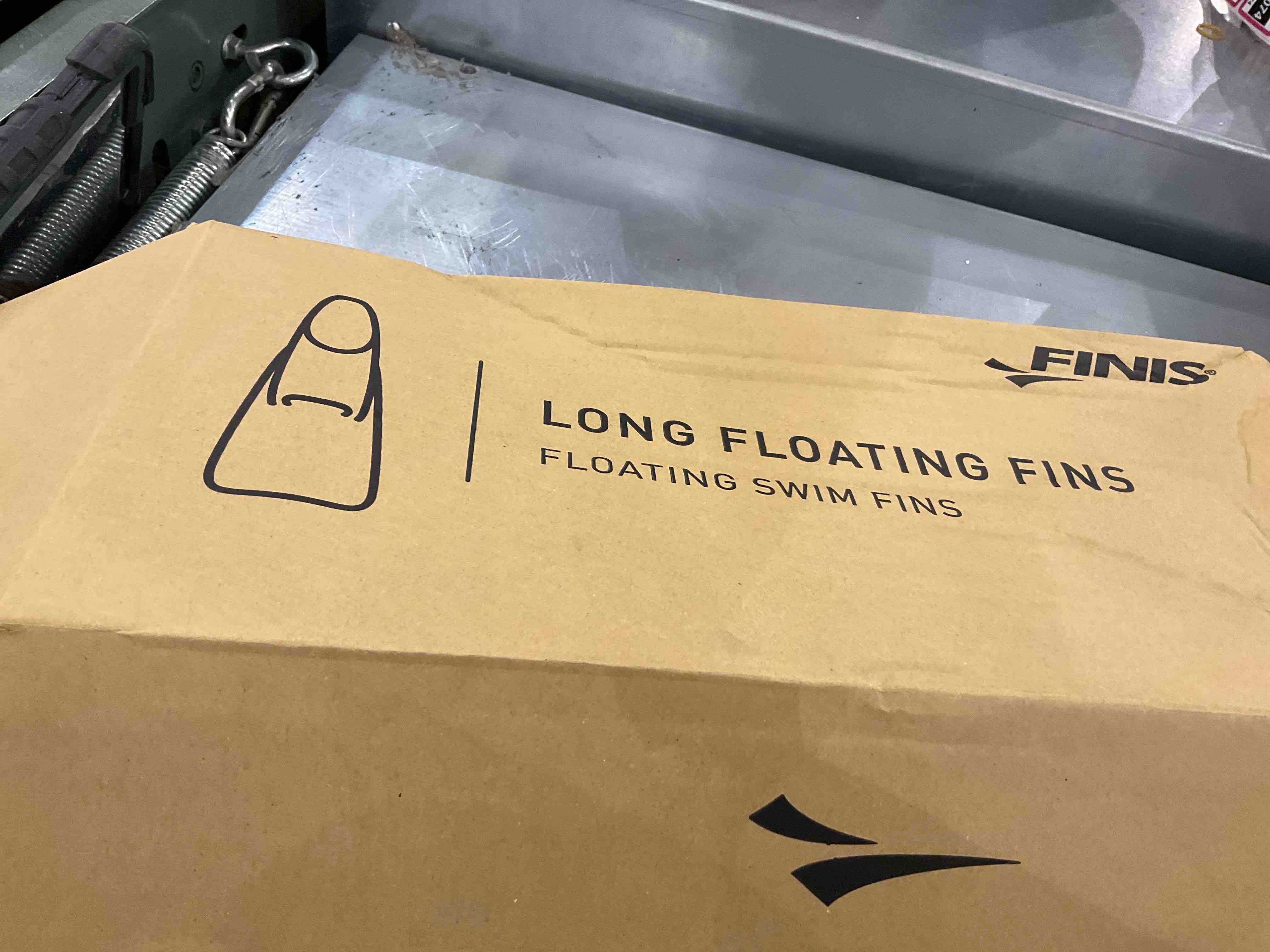 FINIS Long Floating Fins , Red/Blue , M (US Male 5-7 / US Female 6-8) , Red/Blue, M (US Male 5-7 / US Female 6-8) (1.05.037.05)