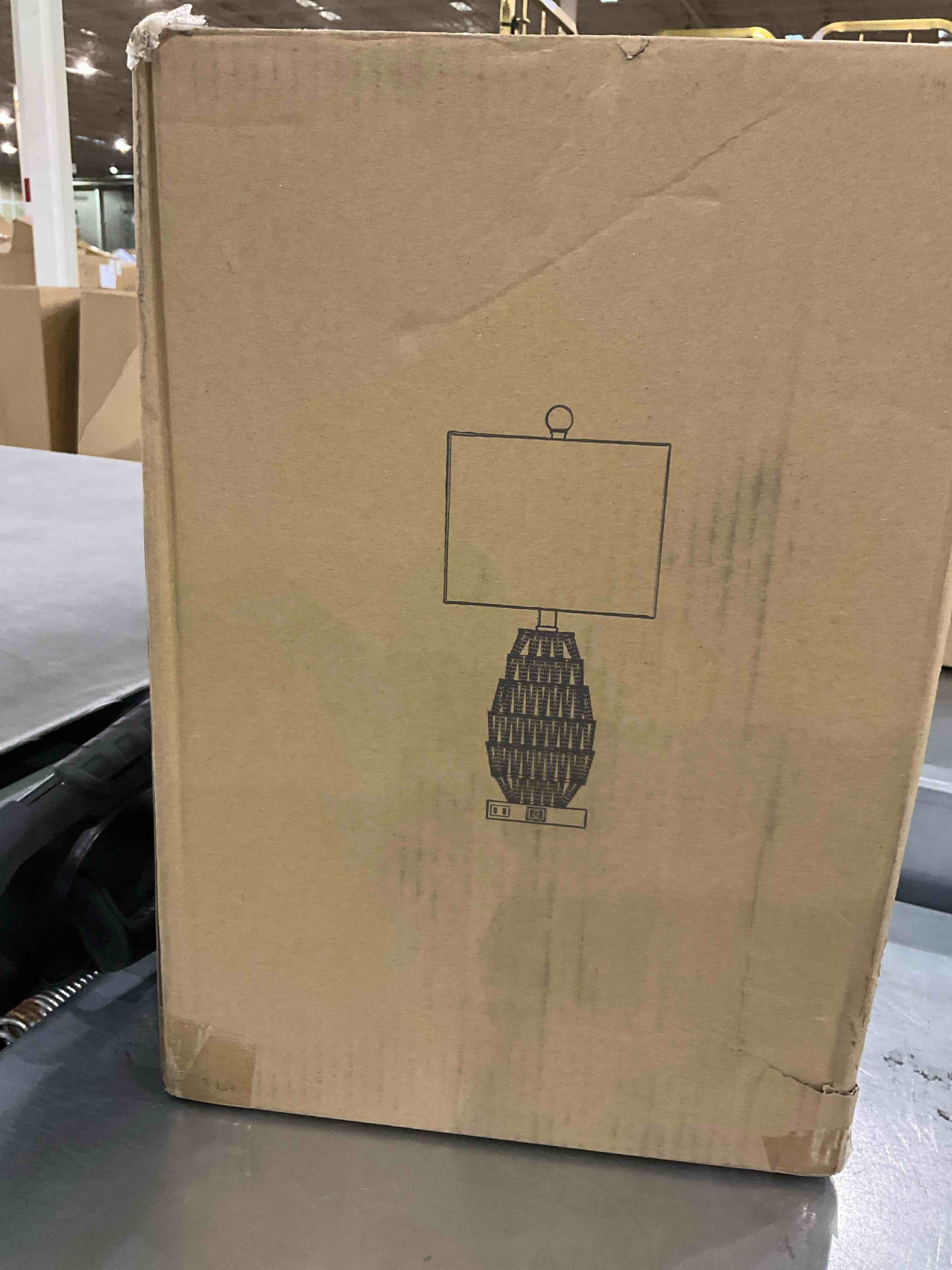 https://s3.amazonaws.com/lotting-images-prod/BargainHunt/EXS00708999_1707223958398.jpeg