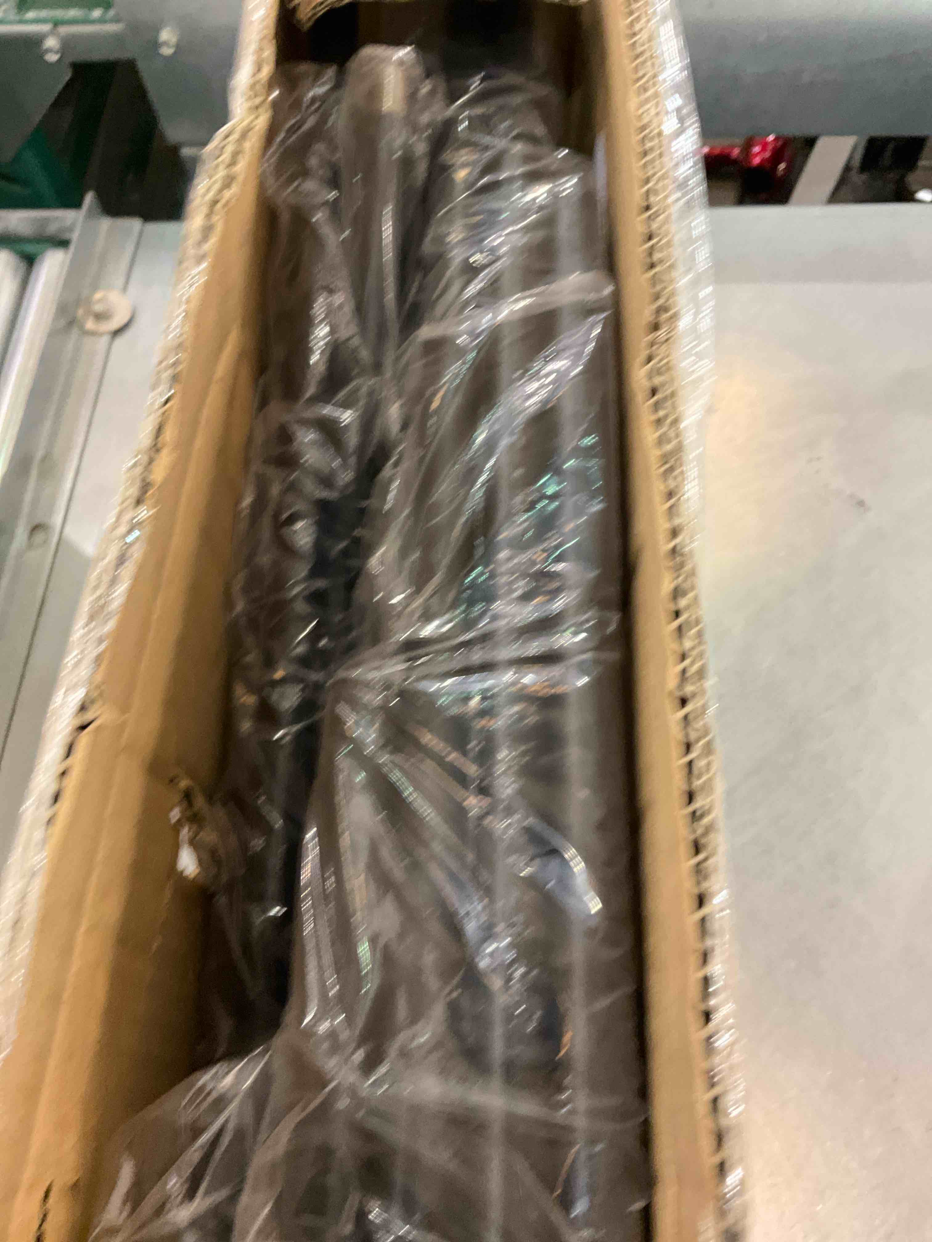 https://s3.amazonaws.com/lotting-images-prod/BargainHunt/EXS00709015_1707320613670.jpeg
