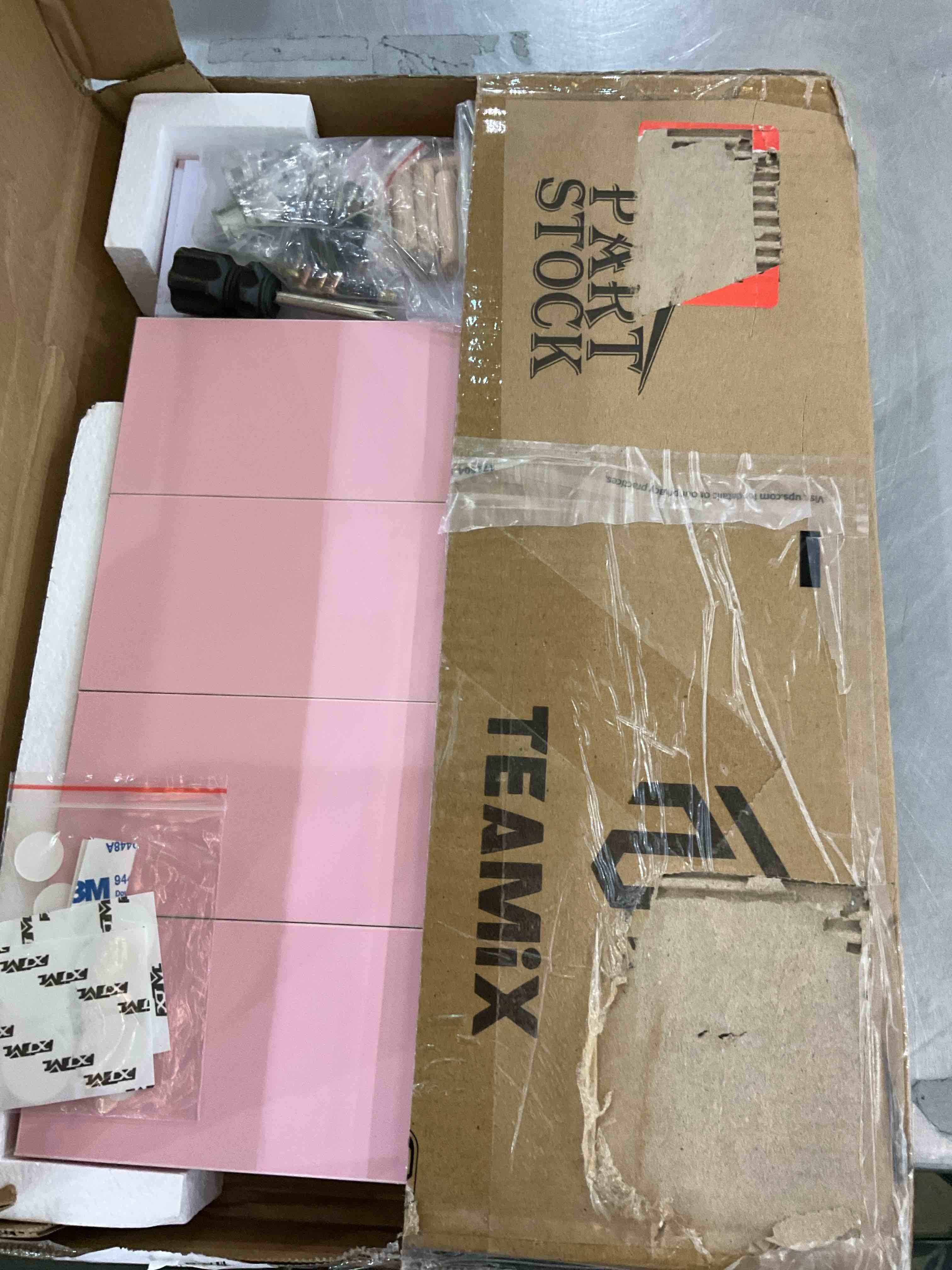https://s3.amazonaws.com/lotting-images-prod/BargainHunt/EXS00709033_1707323699338.jpeg