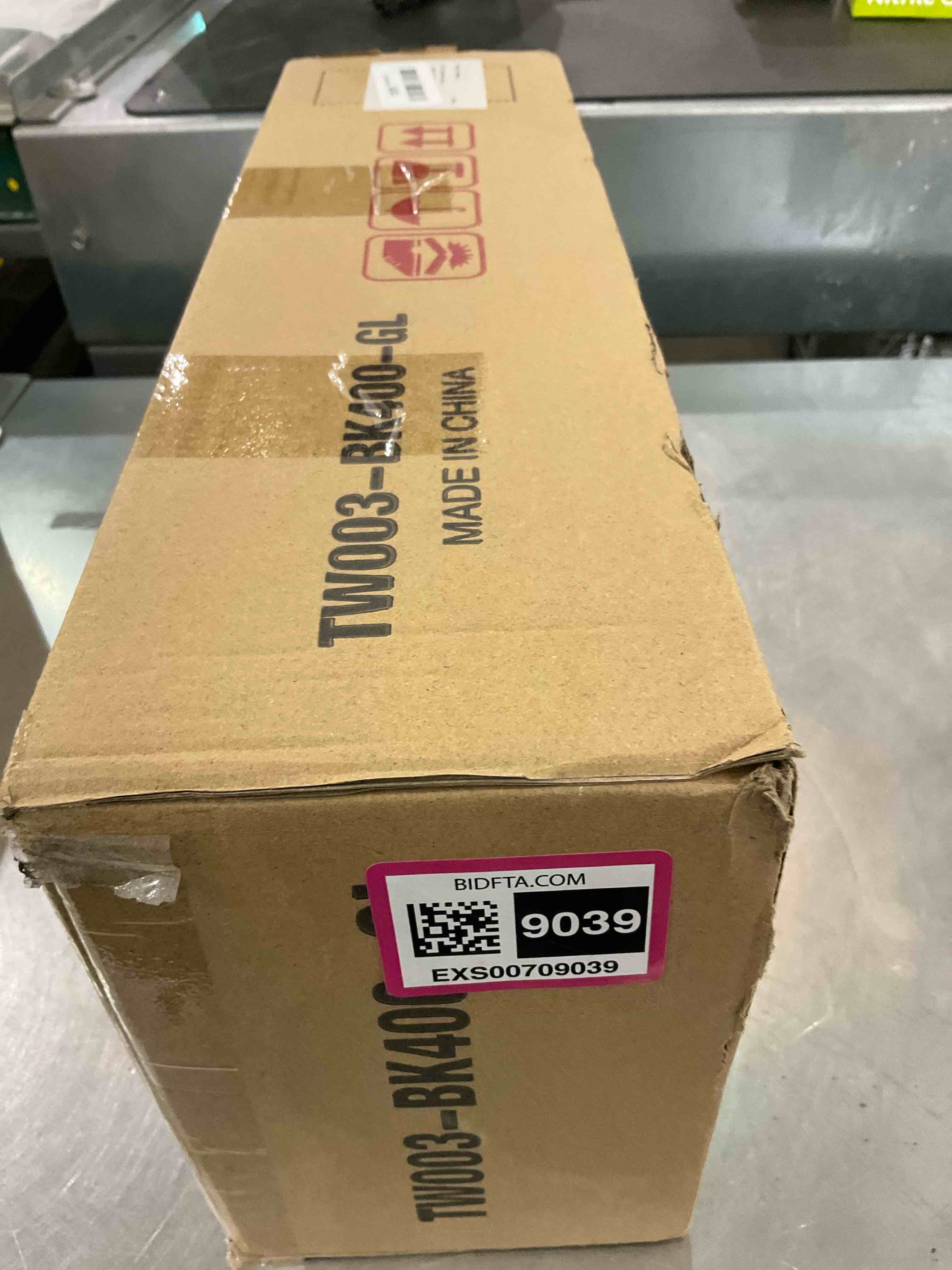 https://s3.amazonaws.com/lotting-images-prod/BargainHunt/EXS00709039_1707322957562.jpeg