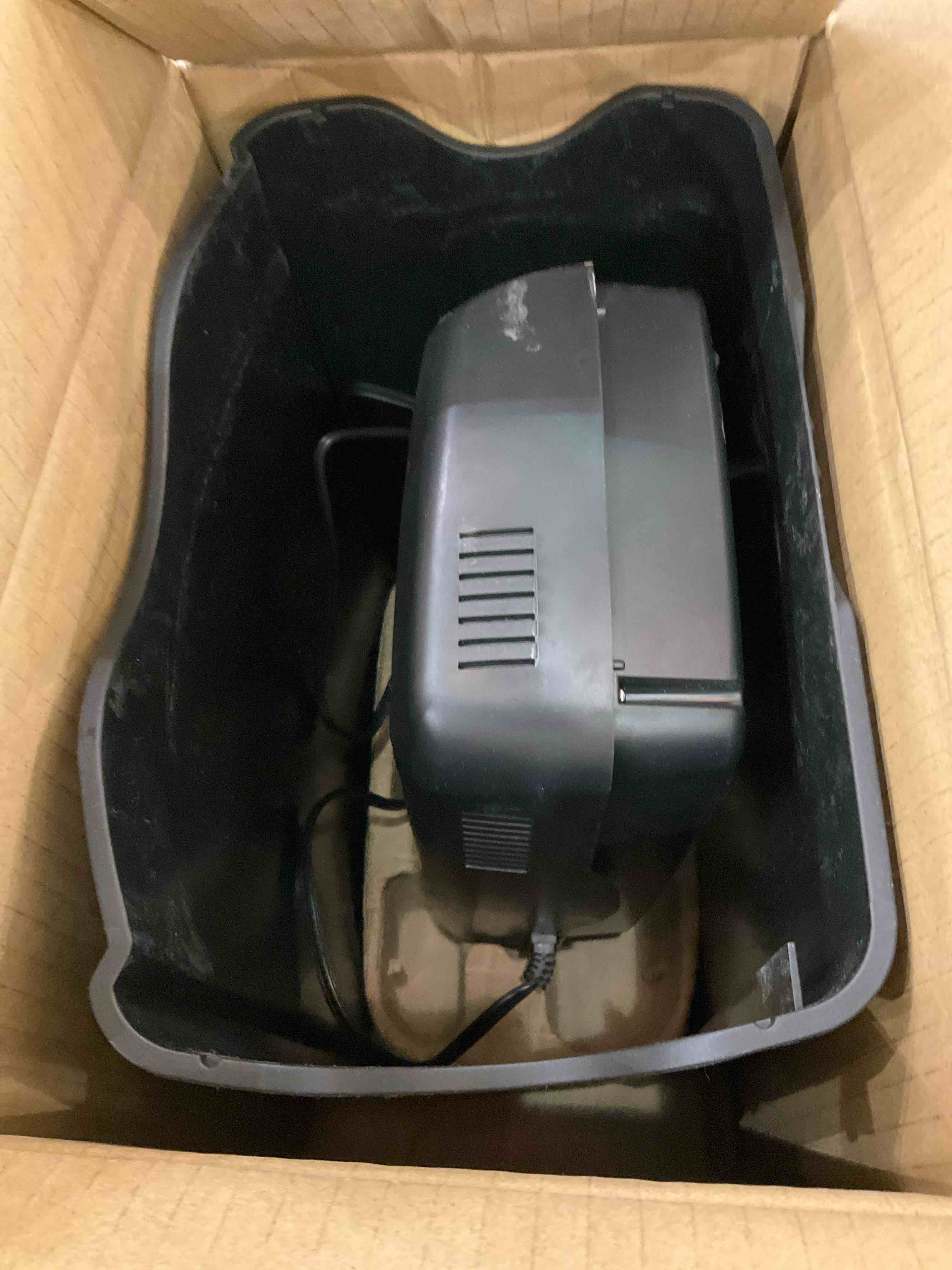 https://s3.amazonaws.com/lotting-images-prod/BargainHunt/EXS00709048_1707329894778.jpeg