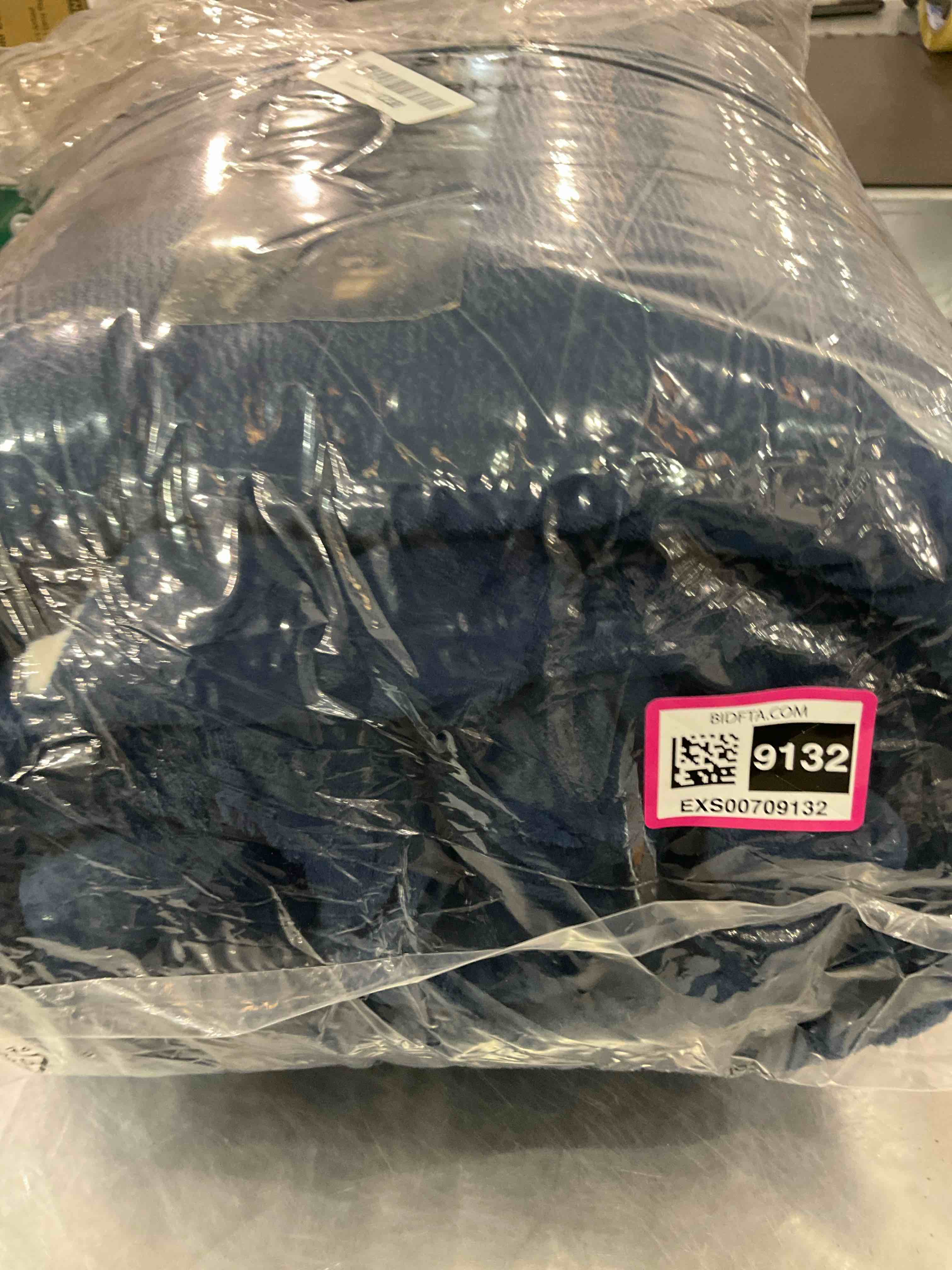 Bedsure Sherpa blanket 