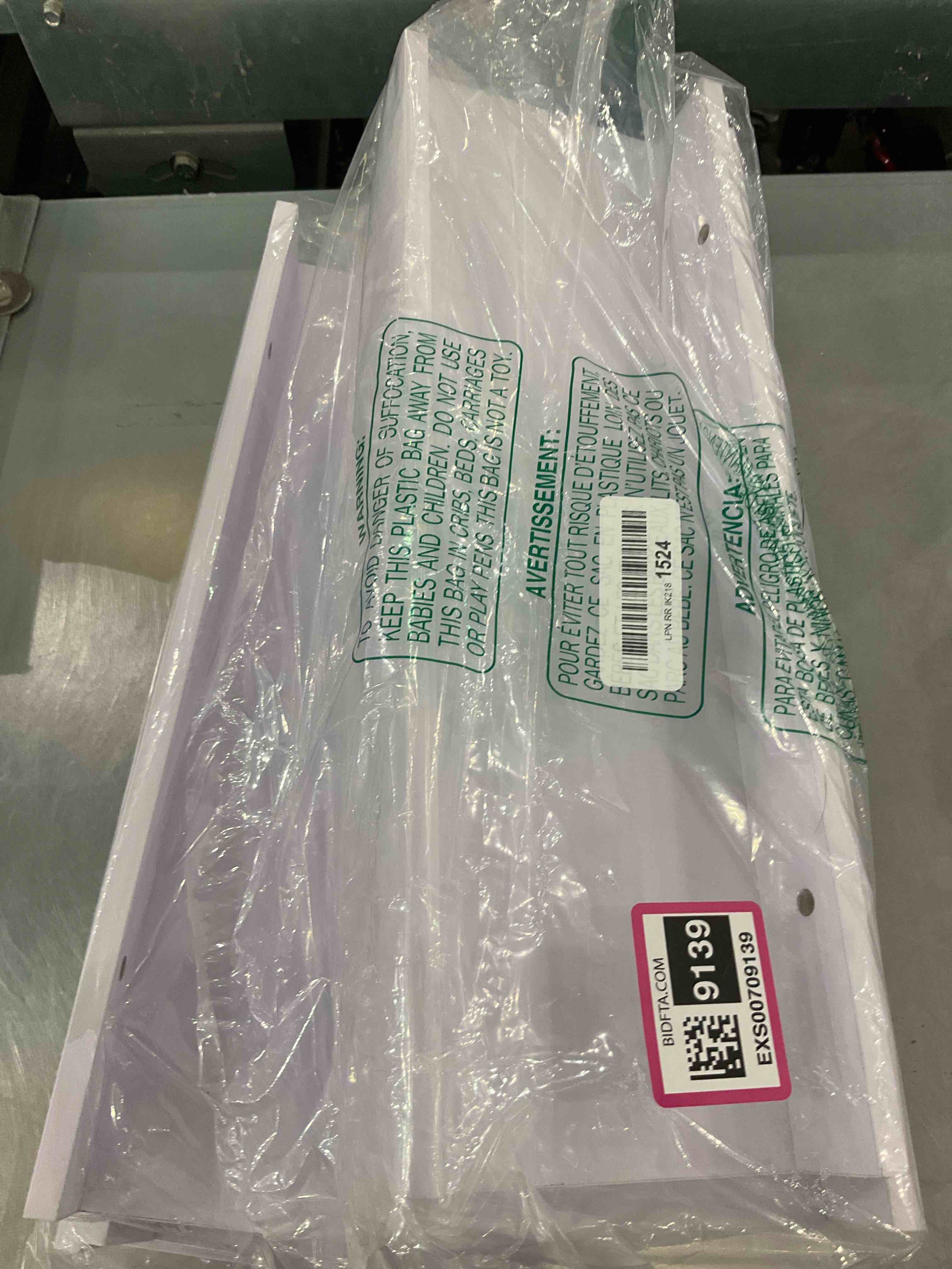 https://s3.amazonaws.com/lotting-images-prod/BargainHunt/EXS00709139_1707403818433.jpeg