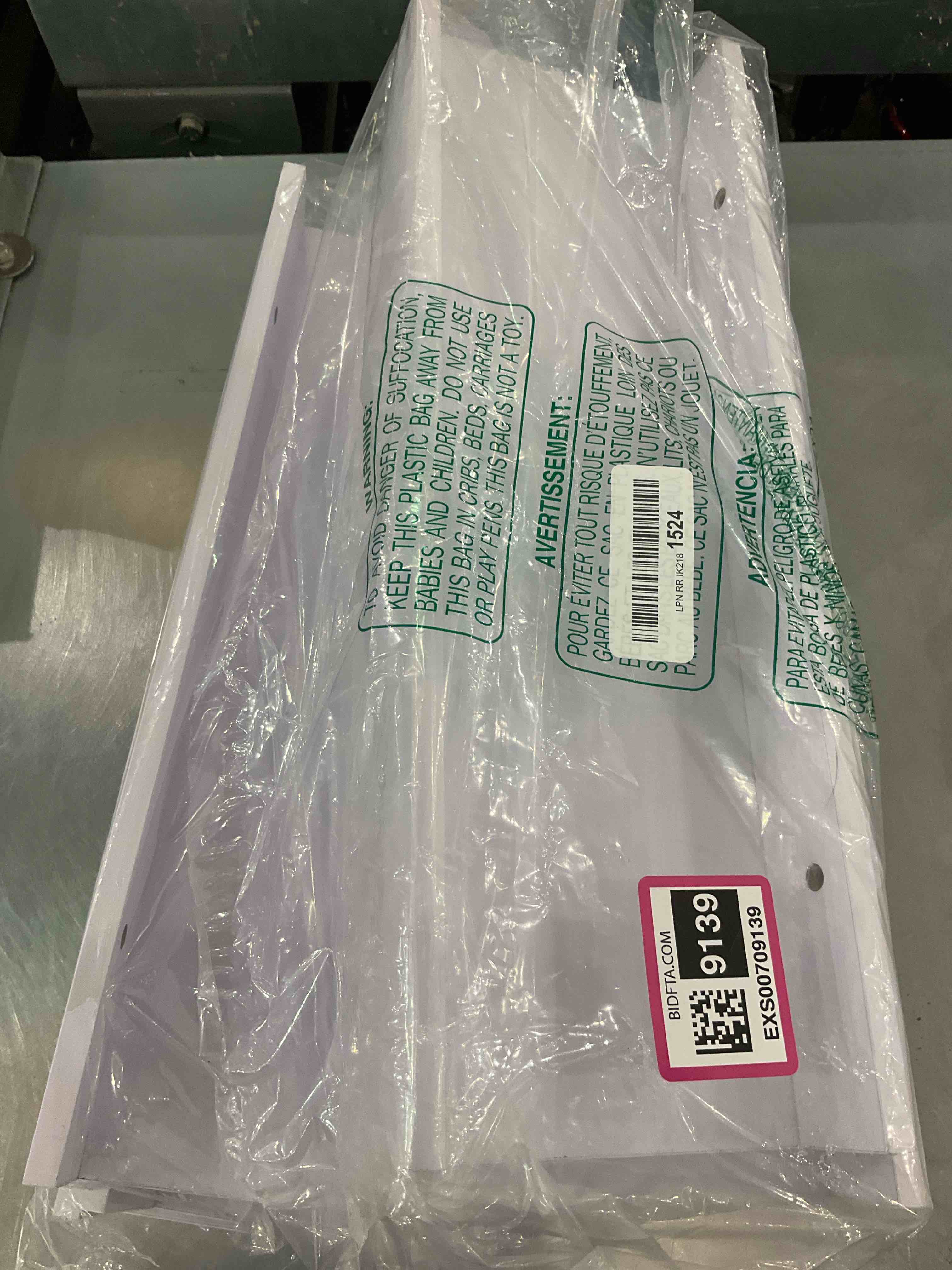 https://s3.amazonaws.com/lotting-images-prod/BargainHunt/EXS00709139_1707403819314.jpeg