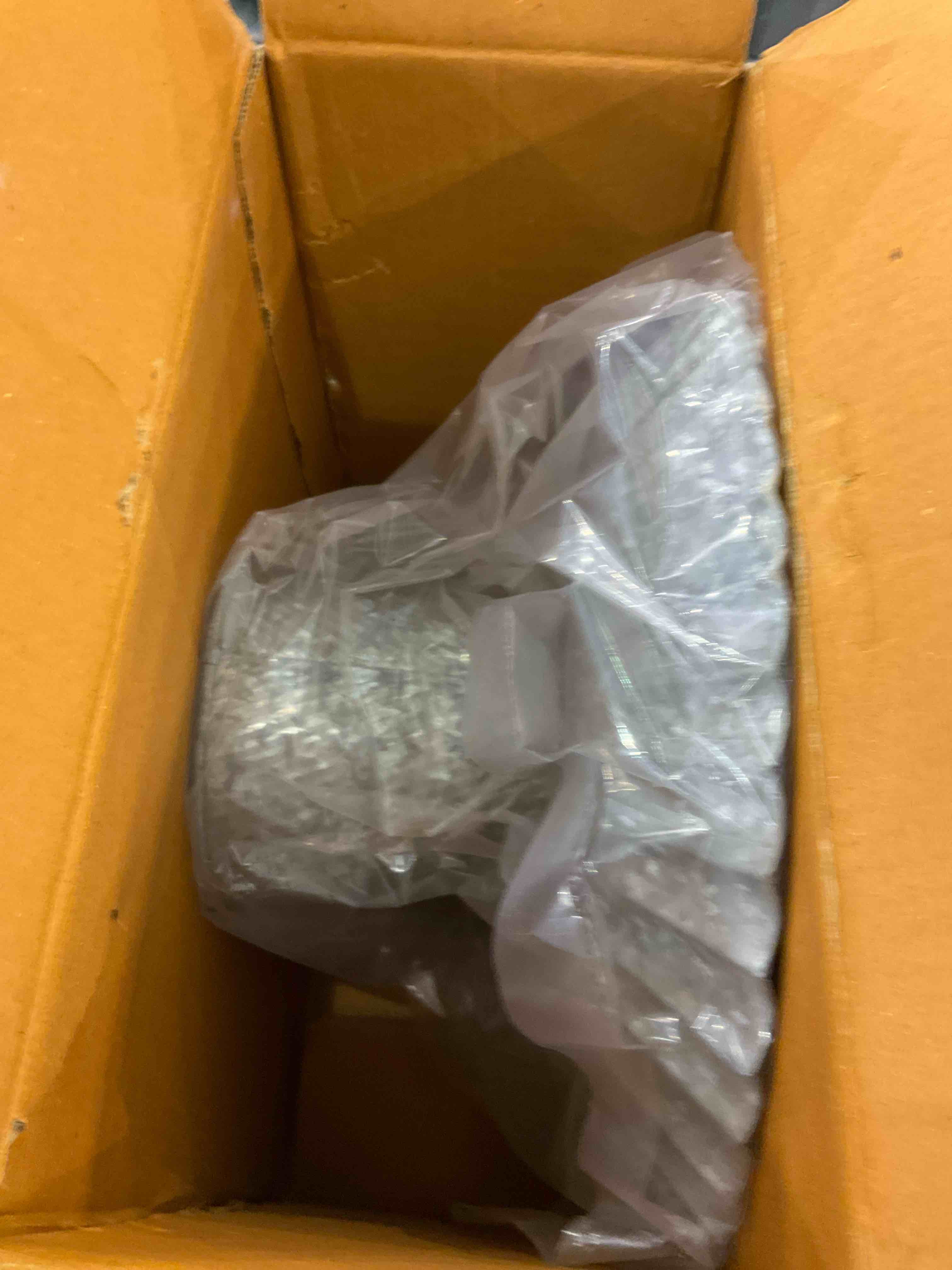 https://s3.amazonaws.com/lotting-images-prod/BargainHunt/EXS00709395_1707835143371.jpeg