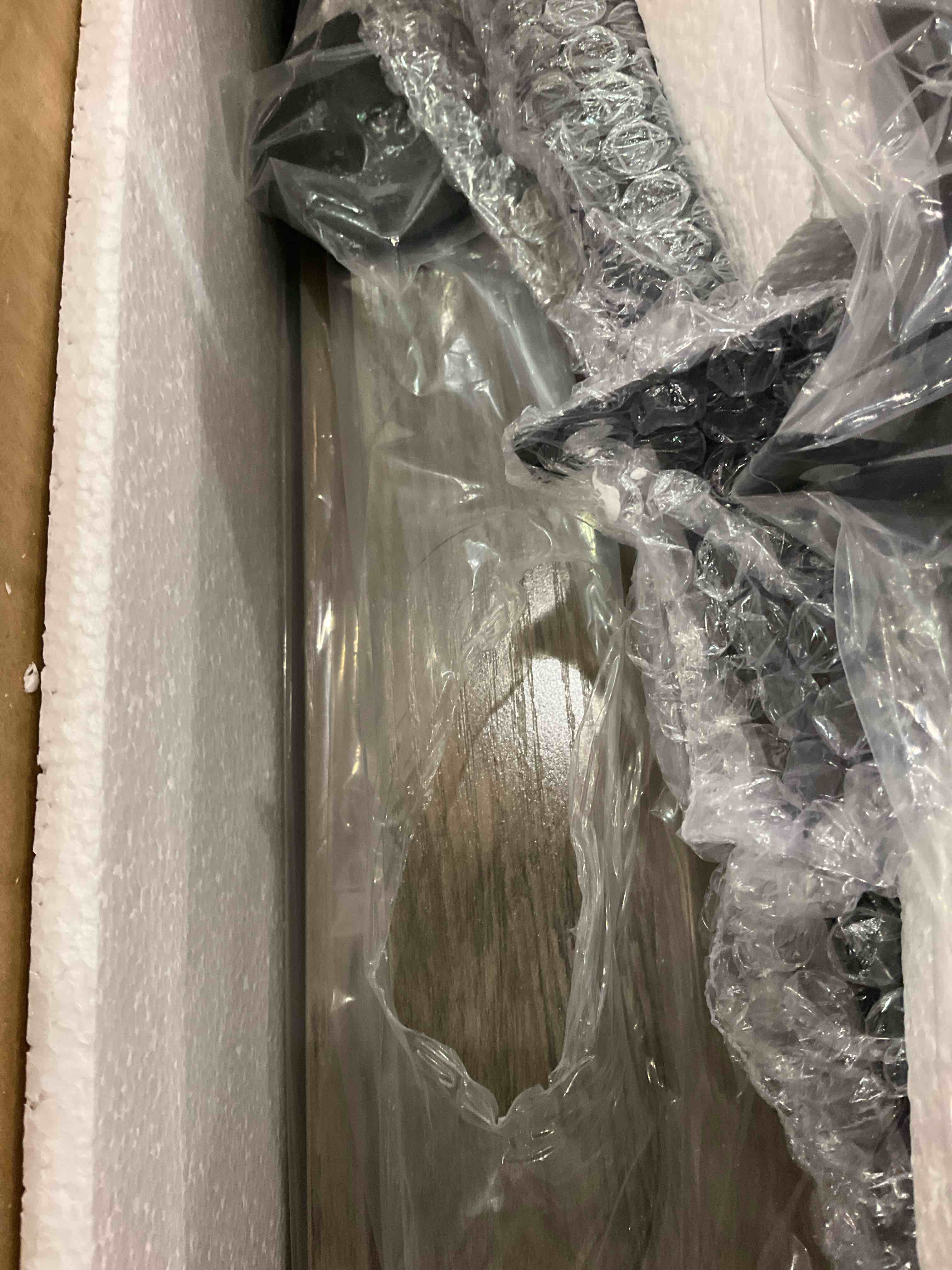 https://s3.amazonaws.com/lotting-images-prod/BargainHunt/EXS00709660_1707144012932.jpeg