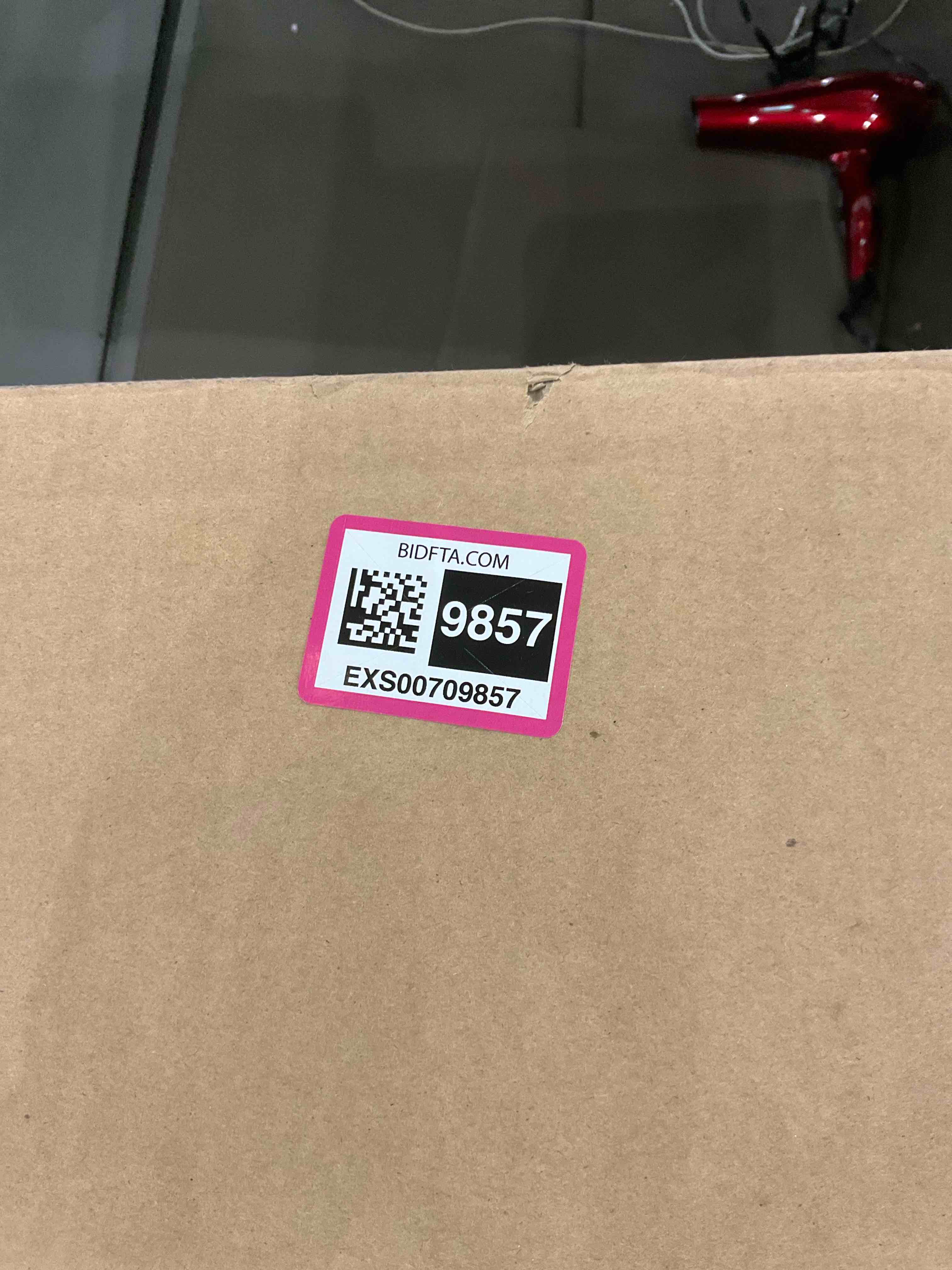 https://s3.amazonaws.com/lotting-images-prod/BargainHunt/EXS00709857_1707316547629.jpeg
