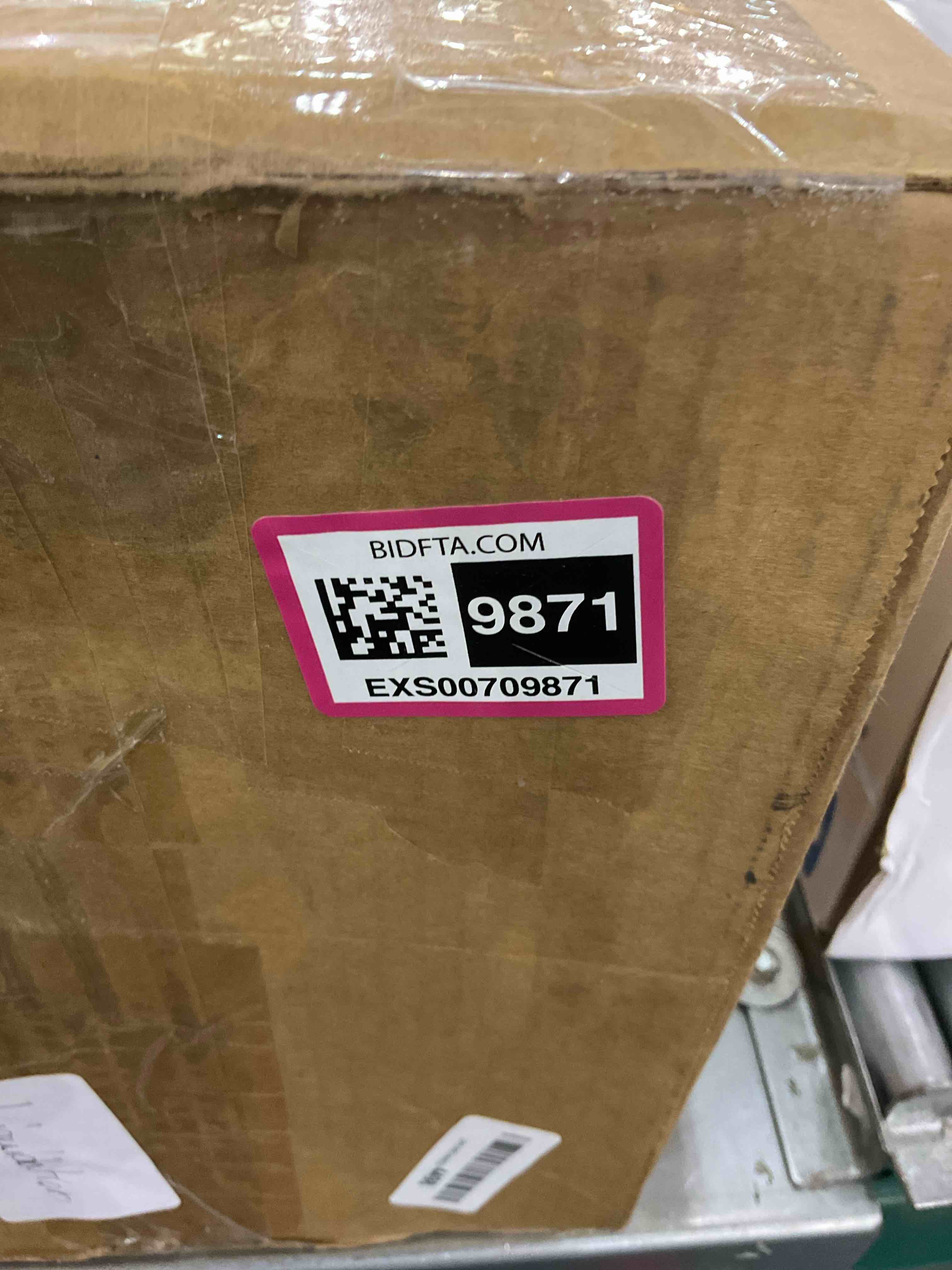 https://s3.amazonaws.com/lotting-images-prod/BargainHunt/EXS00709871_1707405034192.jpeg