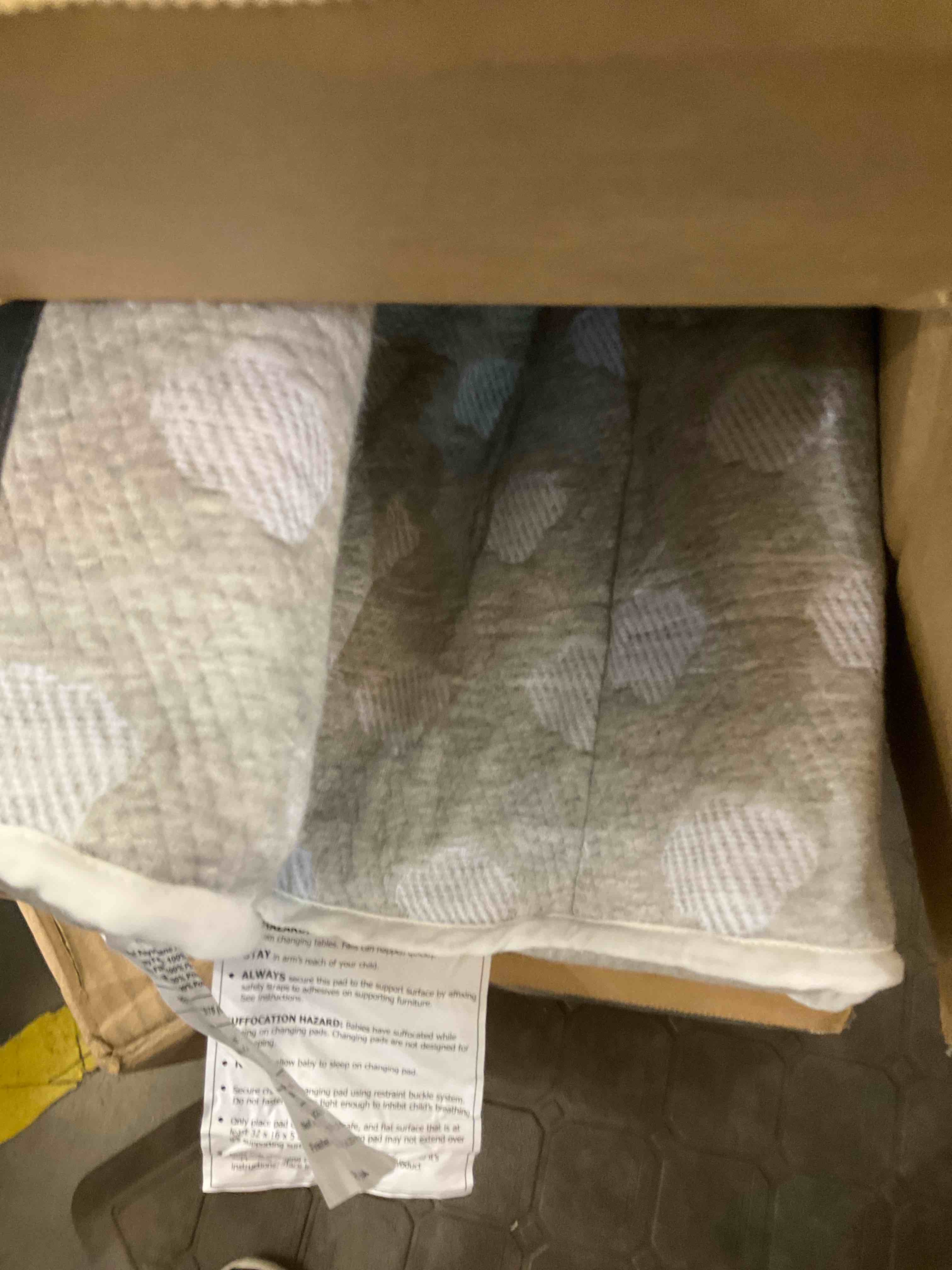 https://s3.amazonaws.com/lotting-images-prod/BargainHunt/EXS00717015_1716317485070.jpeg