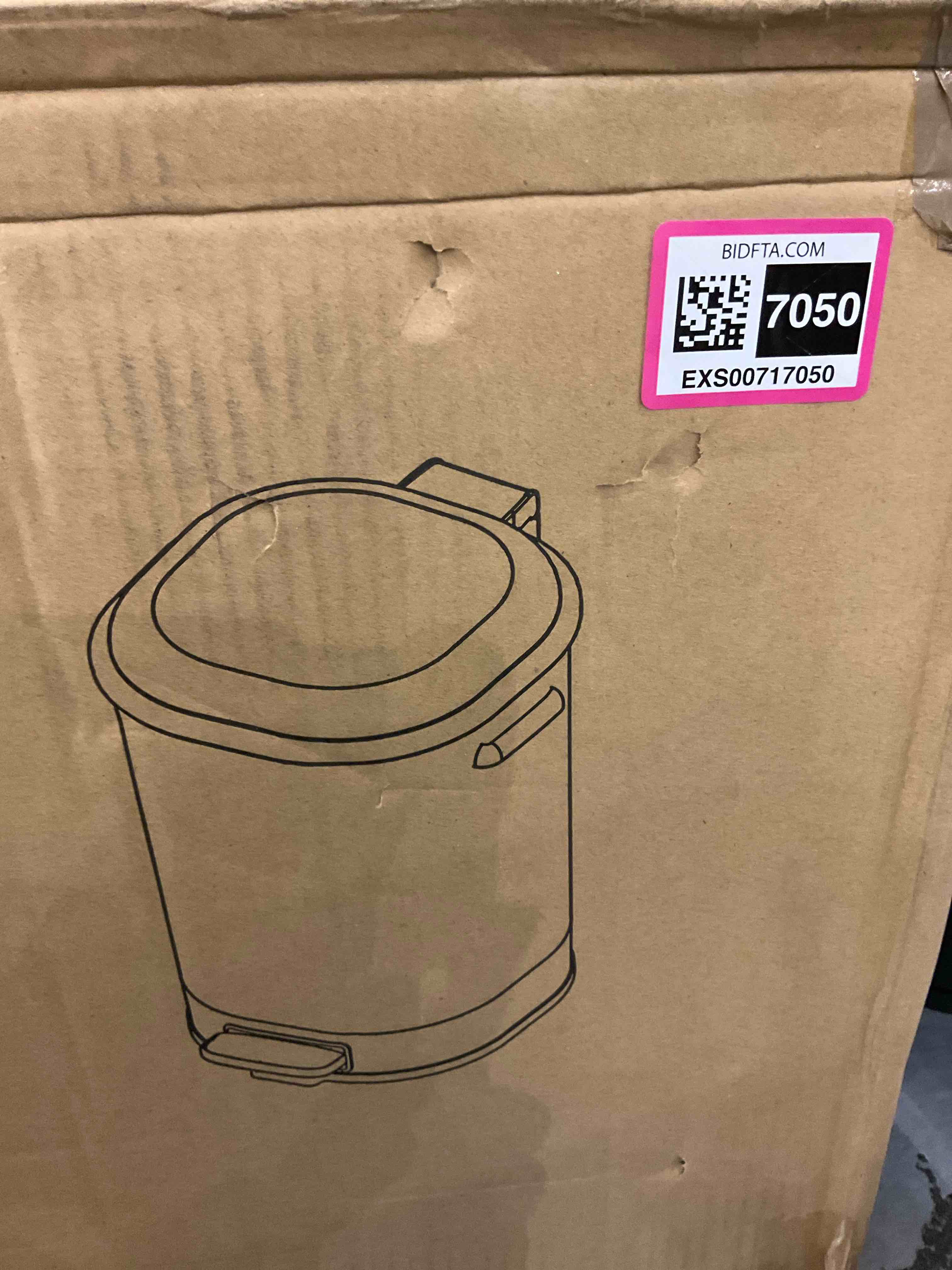 https://s3.amazonaws.com/lotting-images-prod/BargainHunt/EXS00717050_1716381043942.jpeg