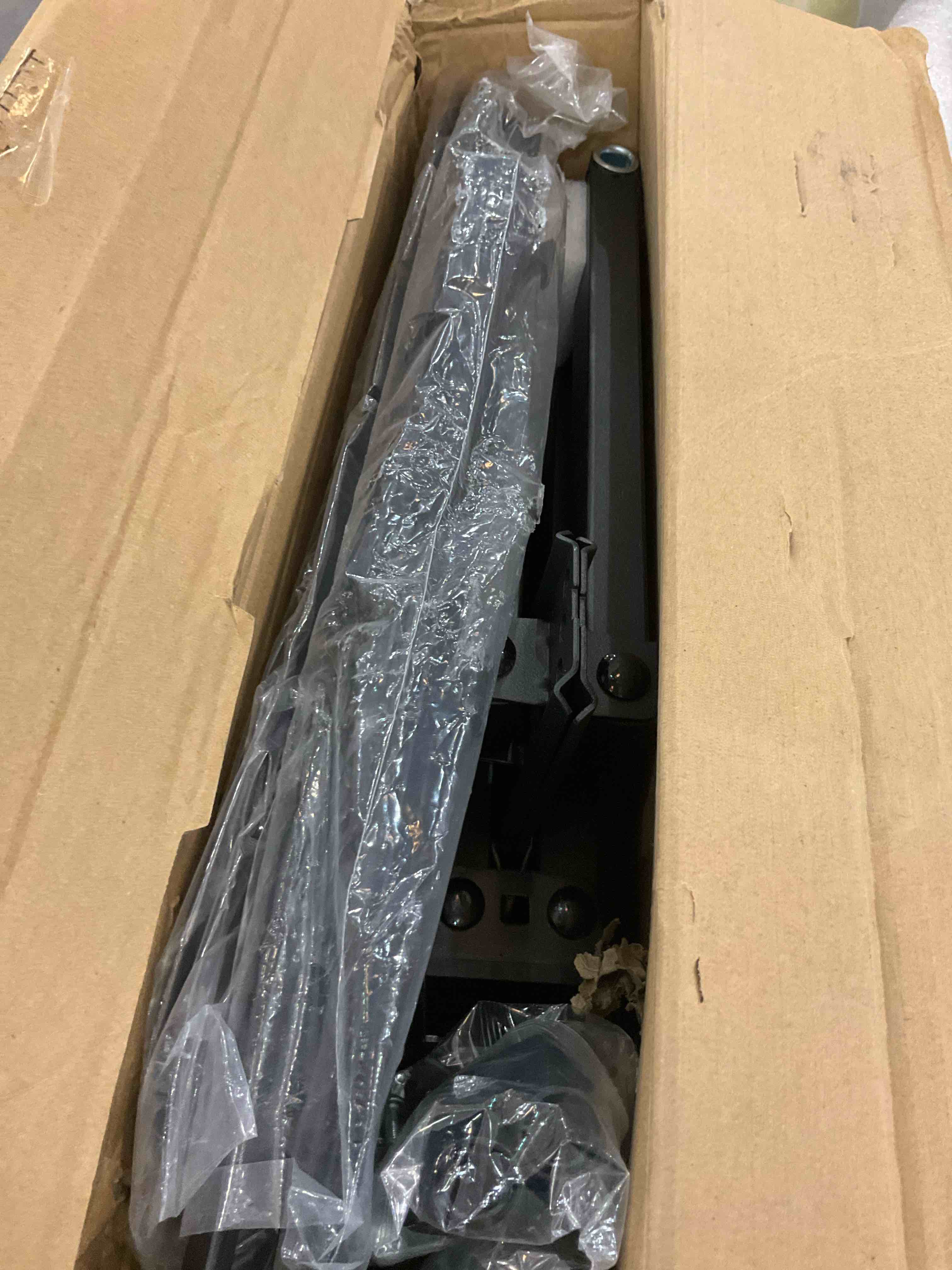 https://s3.amazonaws.com/lotting-images-prod/BargainHunt/EXS00717395_1716908974108.jpeg