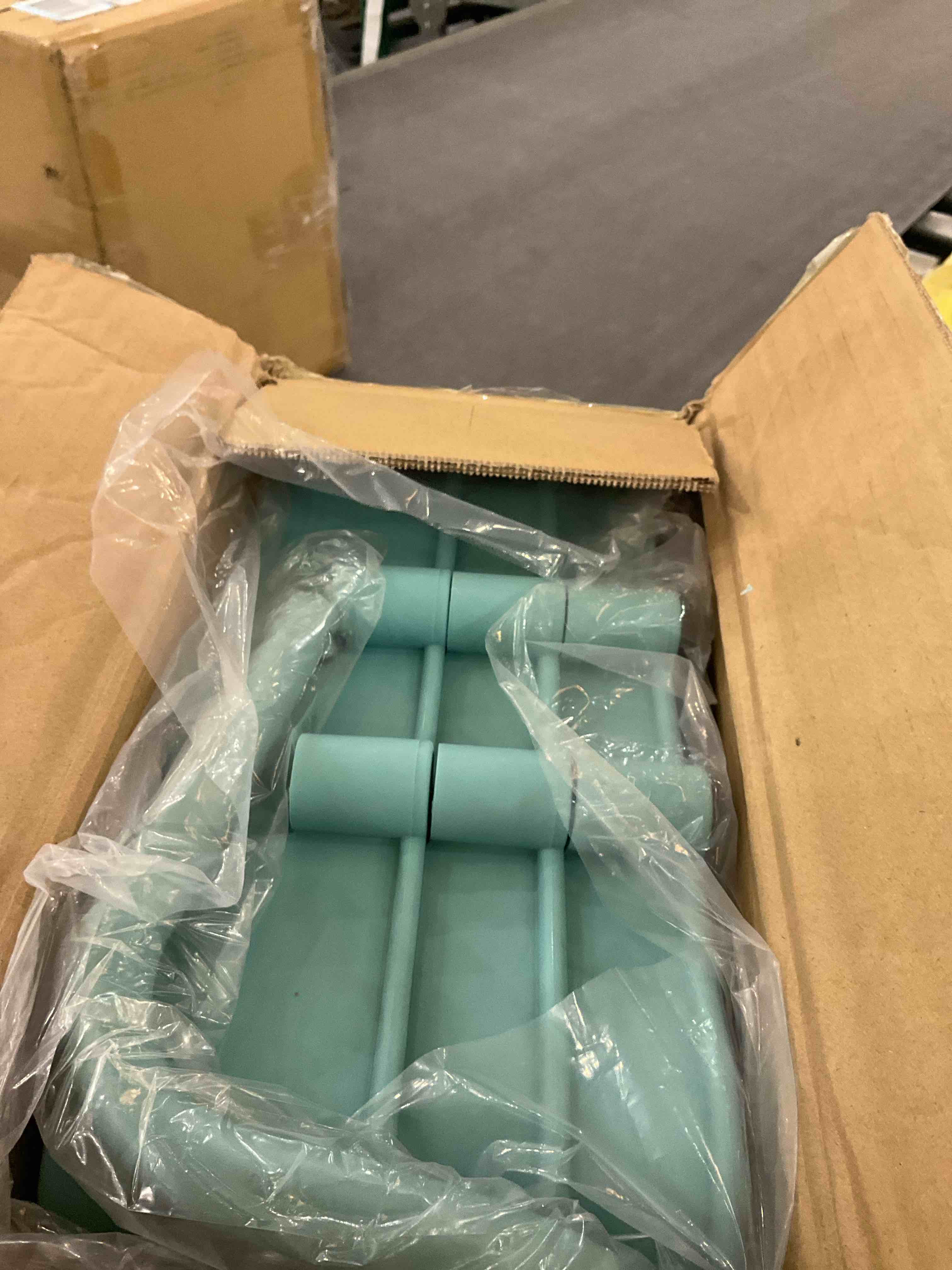 https://s3.amazonaws.com/lotting-images-prod/BargainHunt/EXS00717401_1716909822053.jpeg