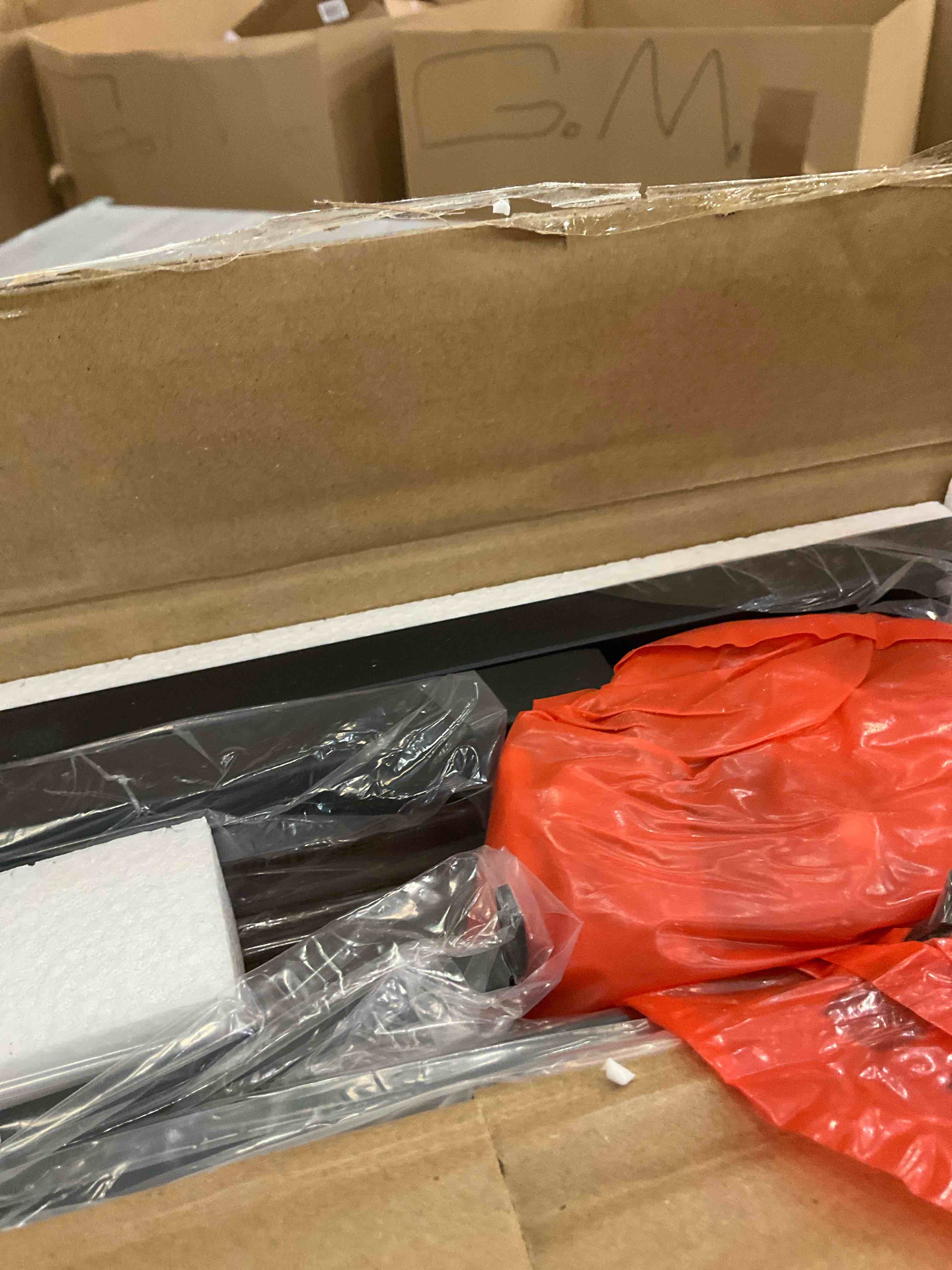 https://s3.amazonaws.com/lotting-images-prod/BargainHunt/EXS00720132_1710860445209.jpeg