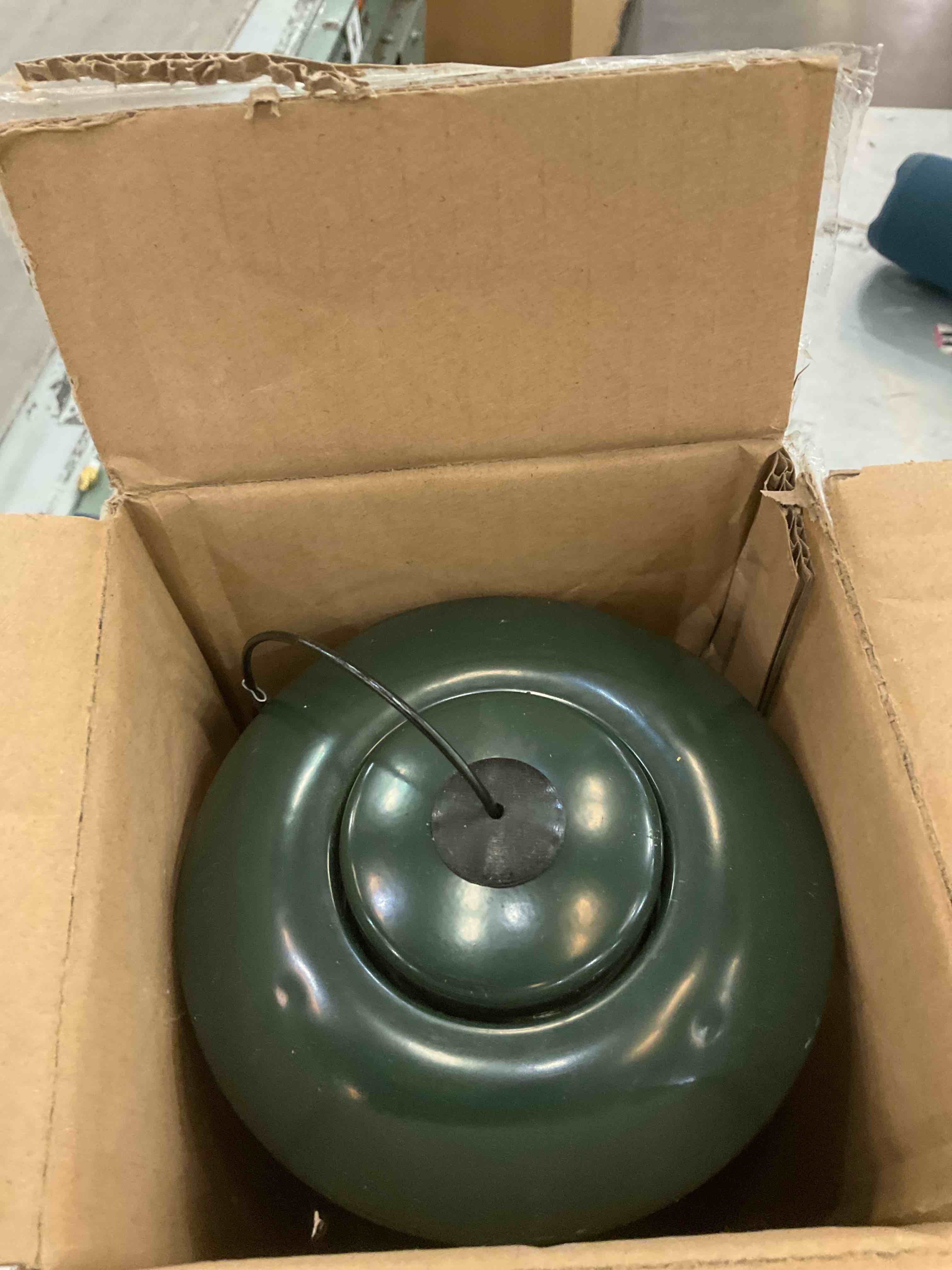 https://s3.amazonaws.com/lotting-images-prod/BargainHunt/EXS00720202_1710868078542.jpeg