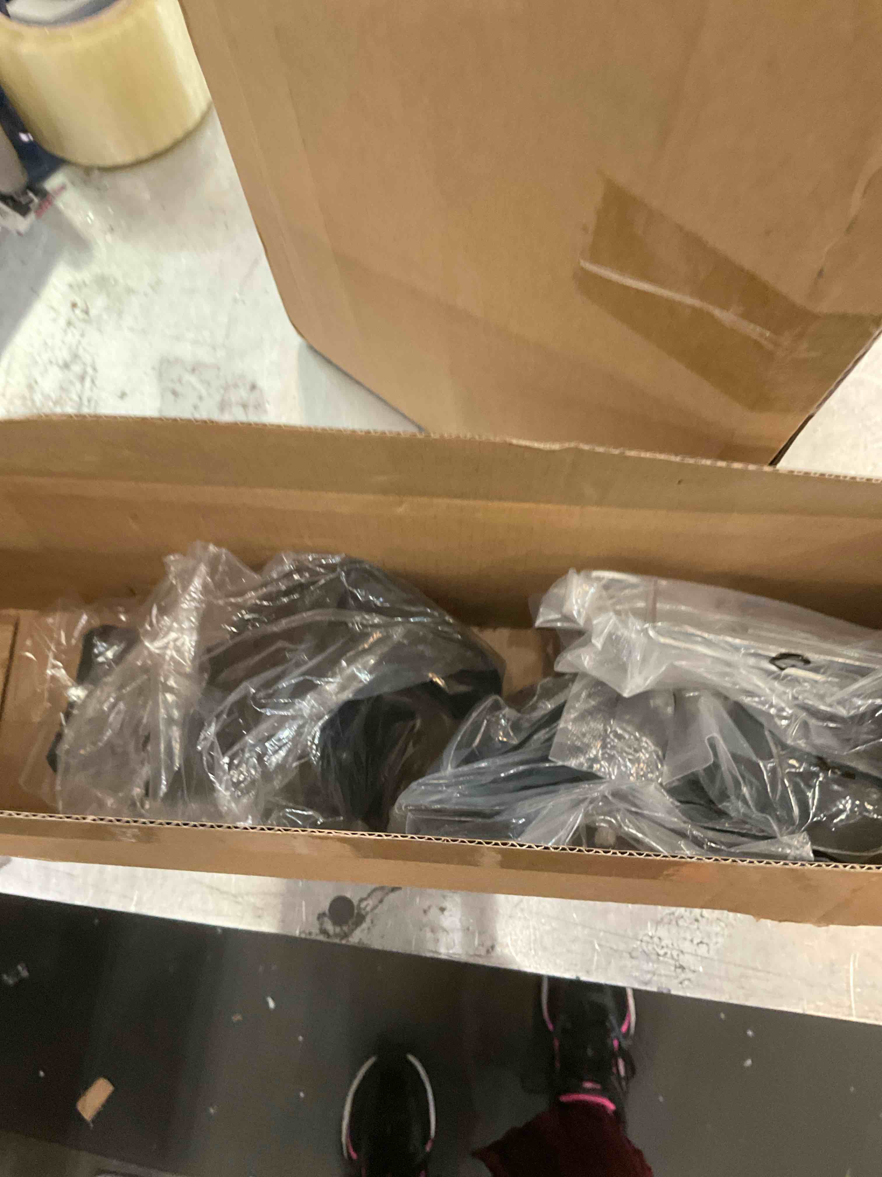 https://s3.amazonaws.com/lotting-images-prod/BargainHunt/EXS00720206_1710868555955.jpeg