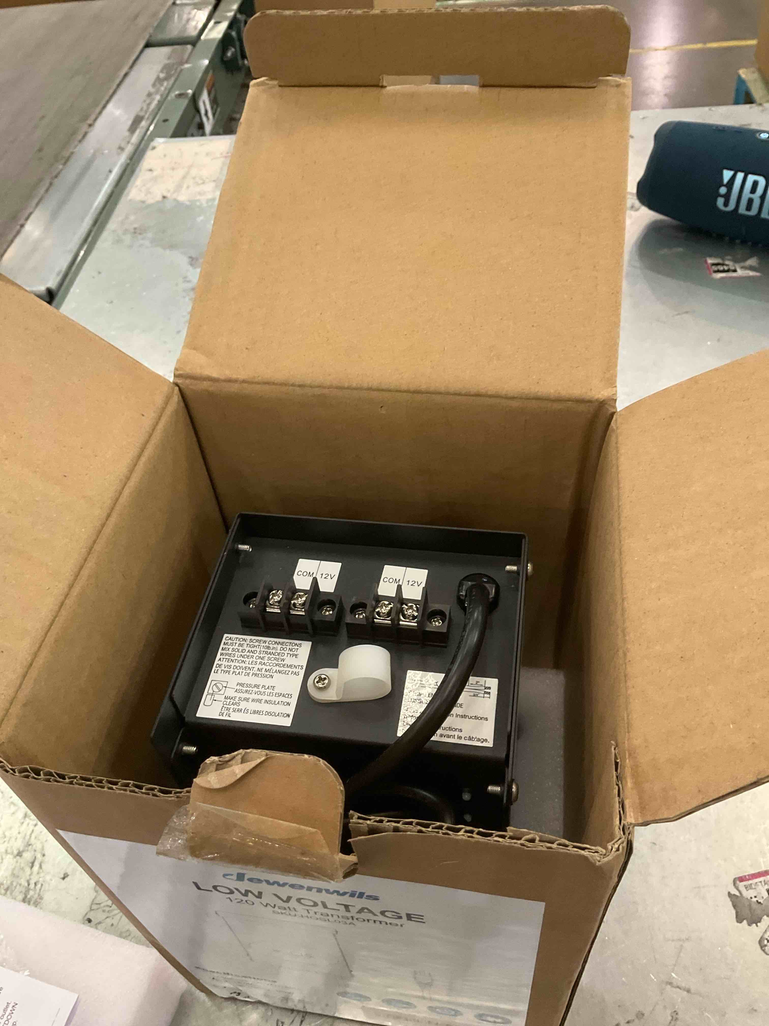 https://s3.amazonaws.com/lotting-images-prod/BargainHunt/EXS00720210_1710868840071.jpeg