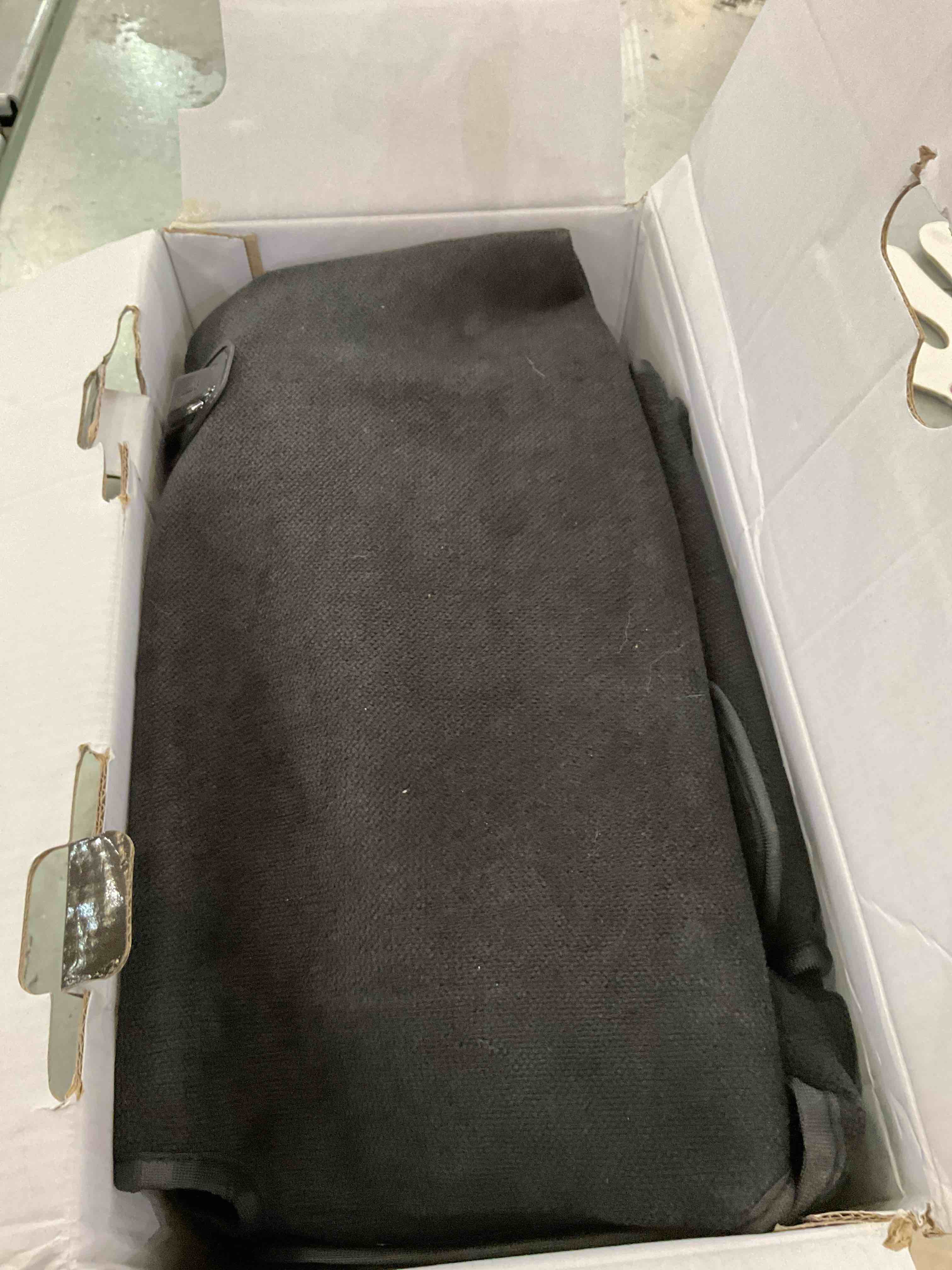 https://s3.amazonaws.com/lotting-images-prod/BargainHunt/EXS00720399_1710949130330.jpeg