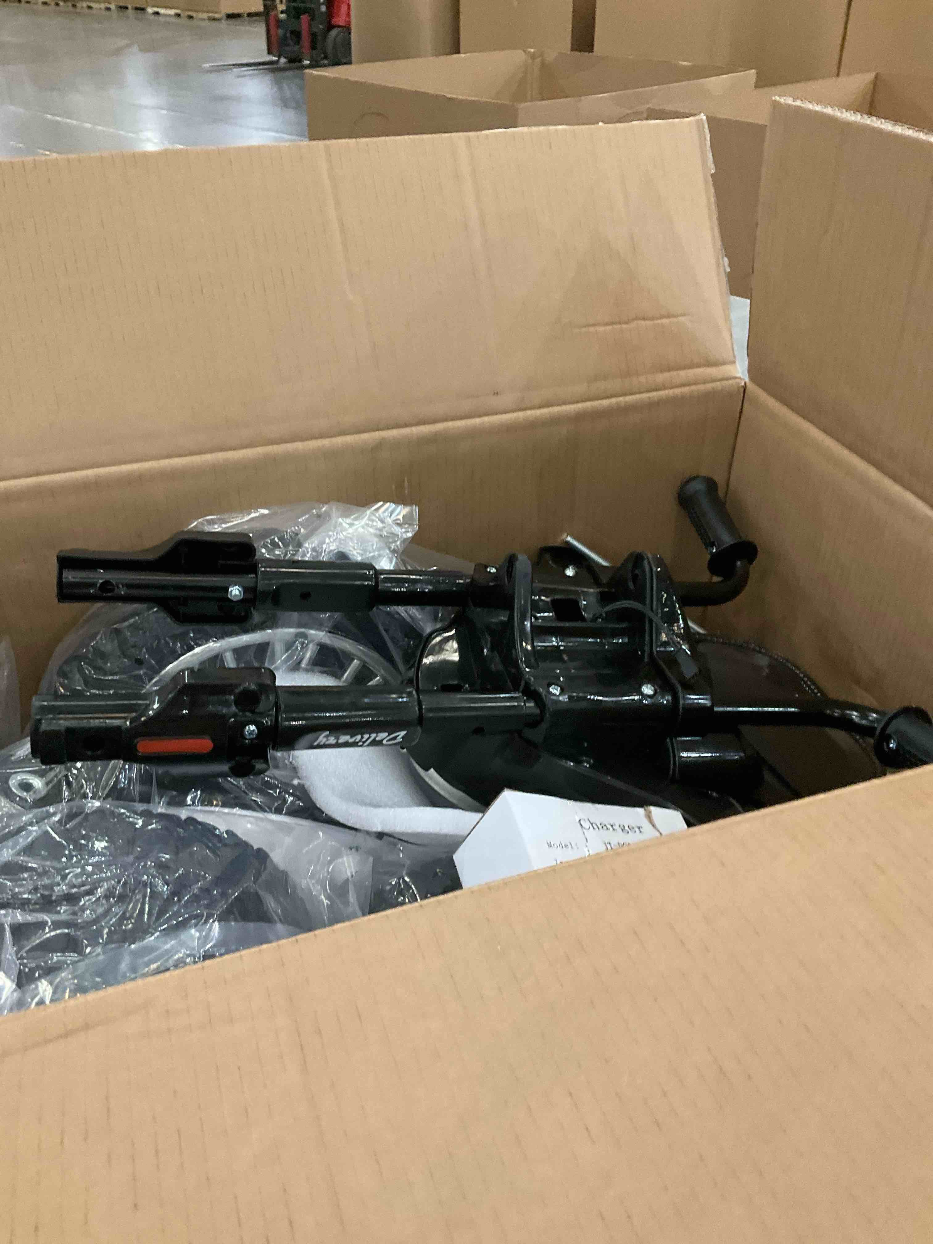 https://s3.amazonaws.com/lotting-images-prod/BargainHunt/EXS00720441_1710957146792.jpeg