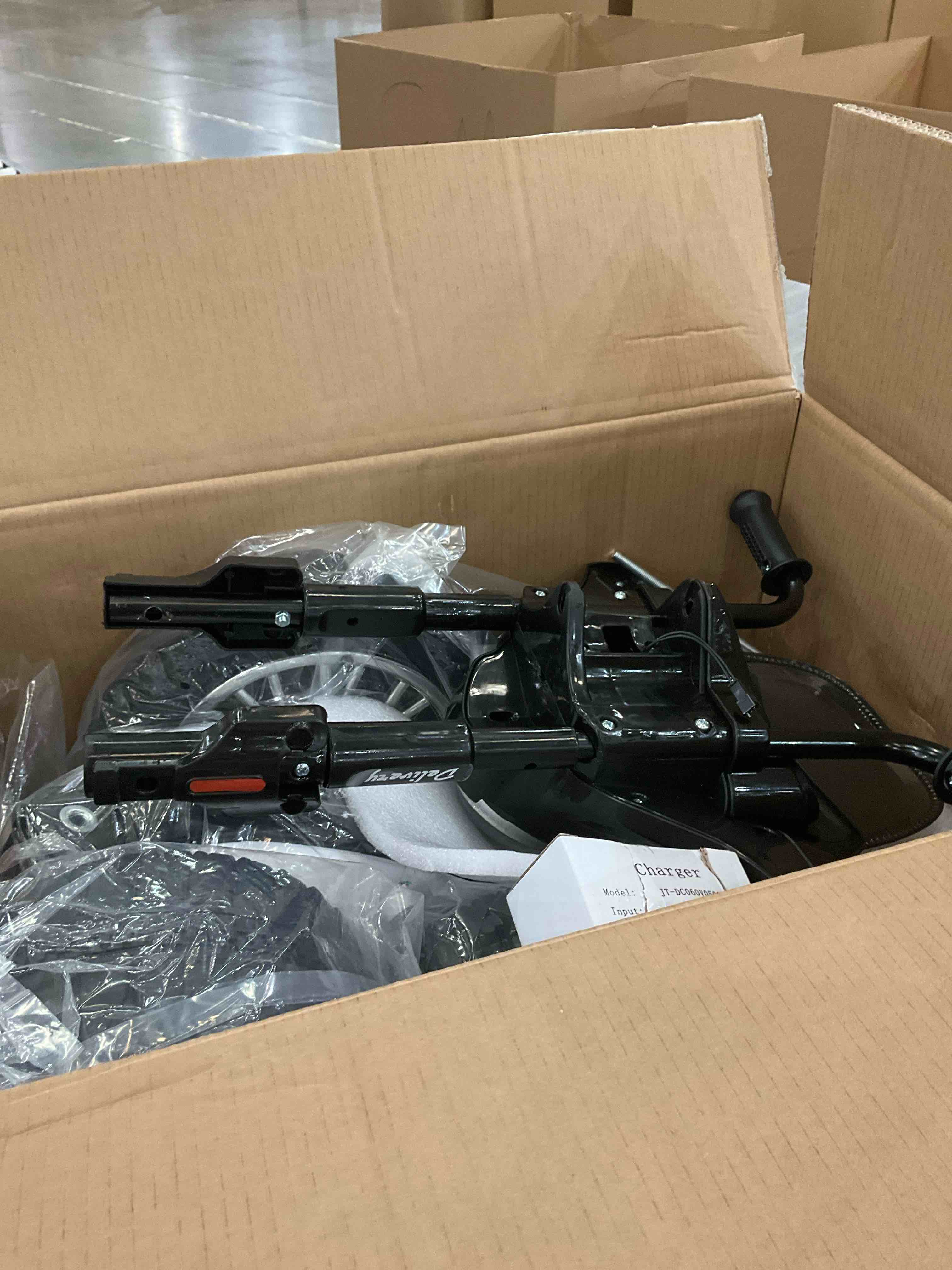 https://s3.amazonaws.com/lotting-images-prod/BargainHunt/EXS00720441_1710957147638.jpeg