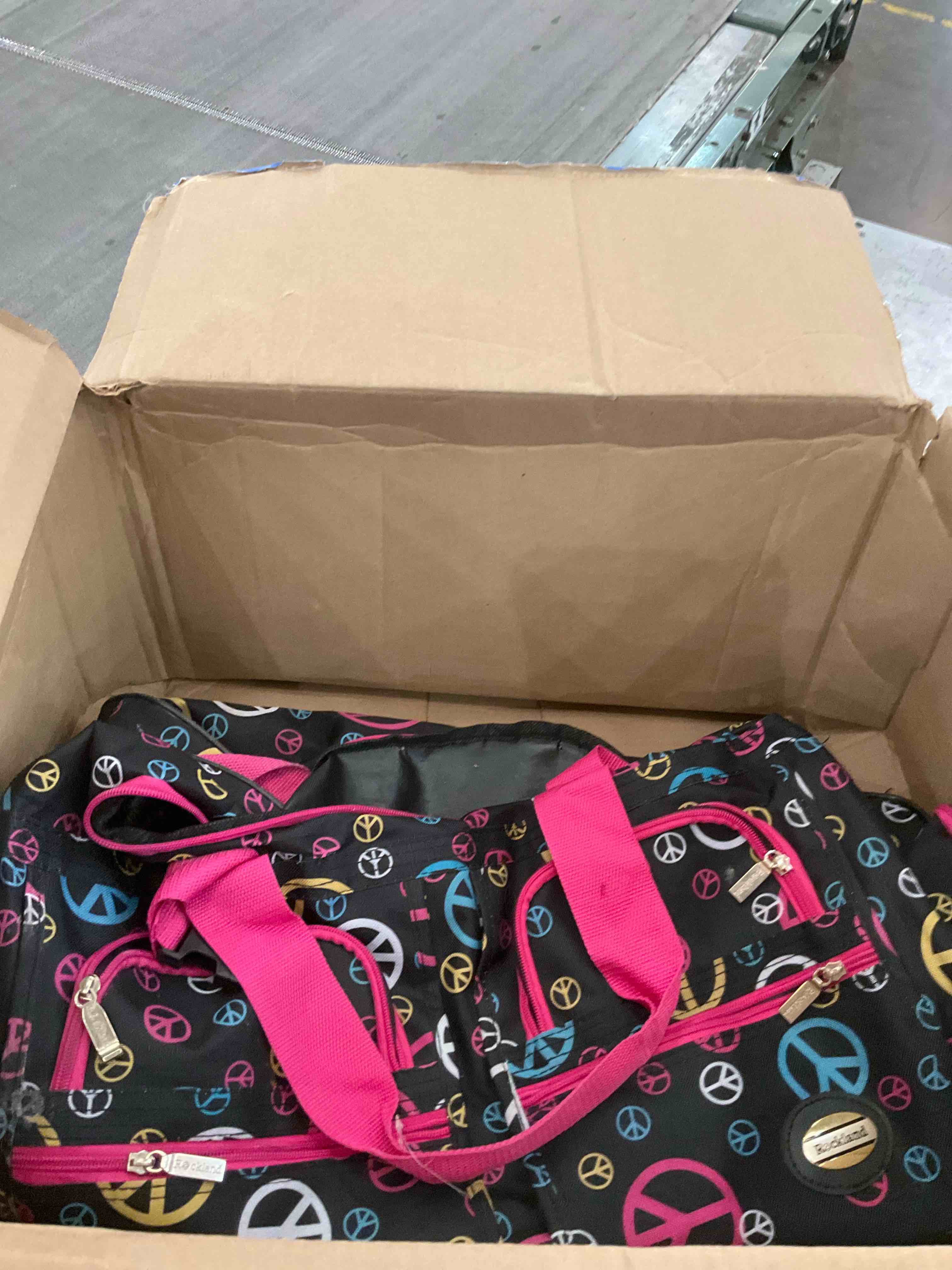 https://s3.amazonaws.com/lotting-images-prod/BargainHunt/EXS00720449_1710959869551.jpeg