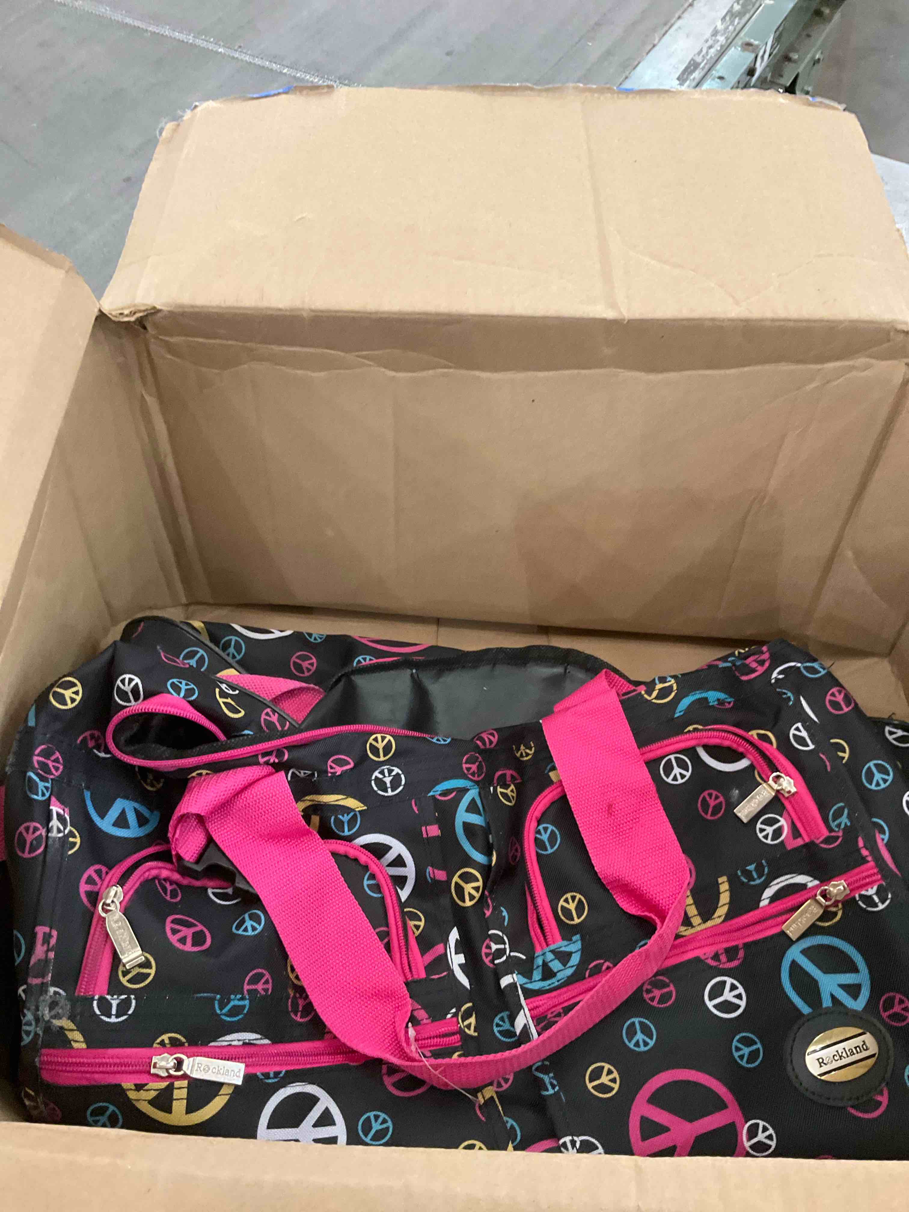https://s3.amazonaws.com/lotting-images-prod/BargainHunt/EXS00720449_1710959870647.jpeg