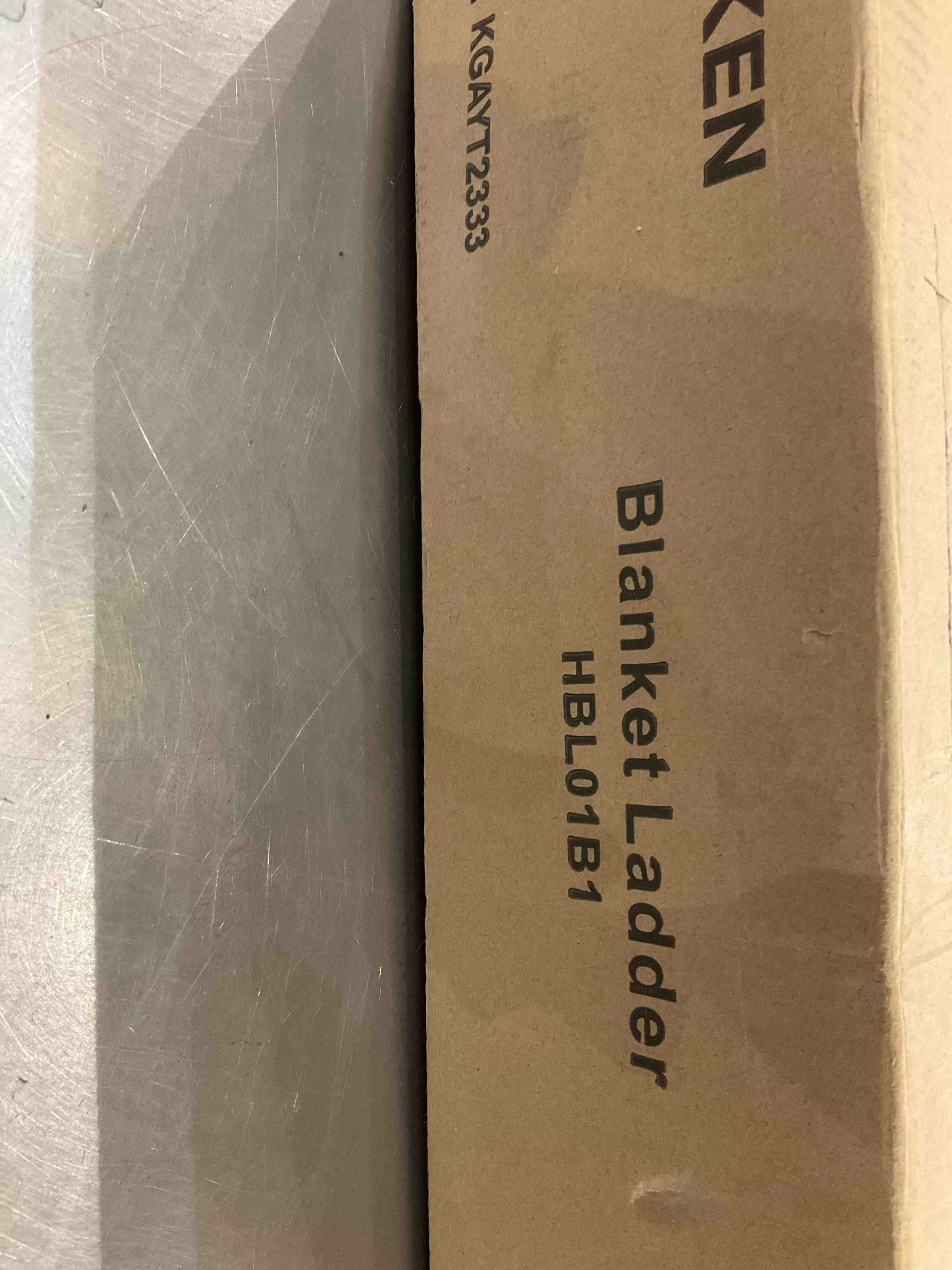 https://s3.amazonaws.com/lotting-images-prod/BargainHunt/EXS00721990_1706542656841.jpeg